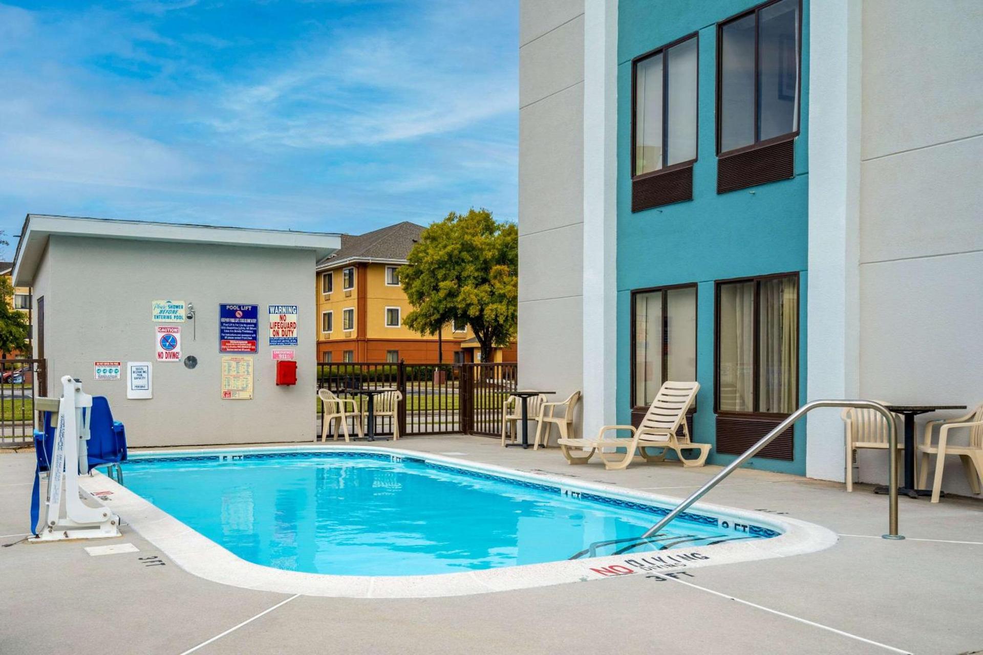 Quality Inn Jacksonville near Camp Lejeune photo 27