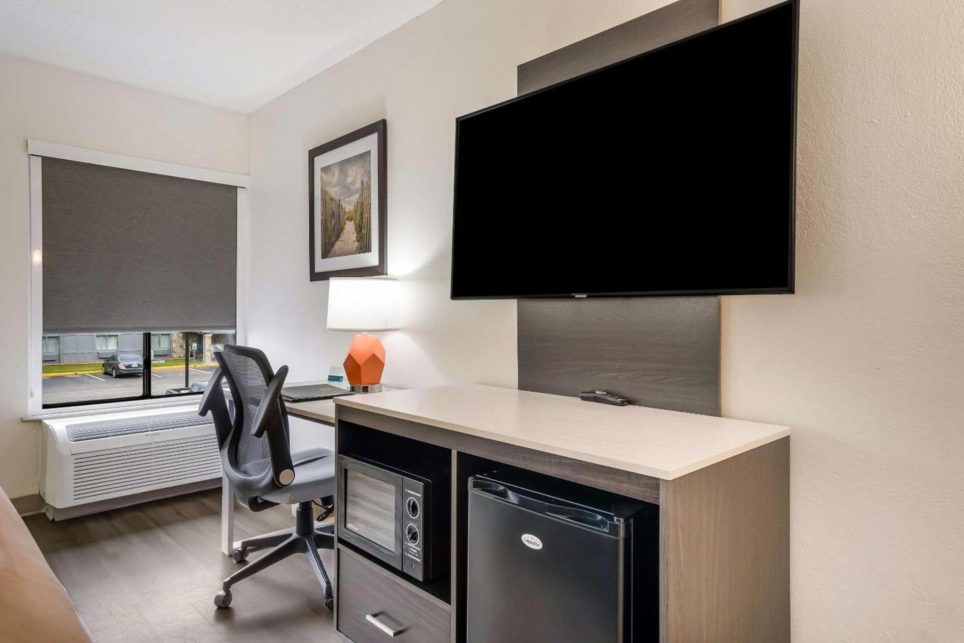 Quality Inn Jacksonville near Camp Lejeune photo 22