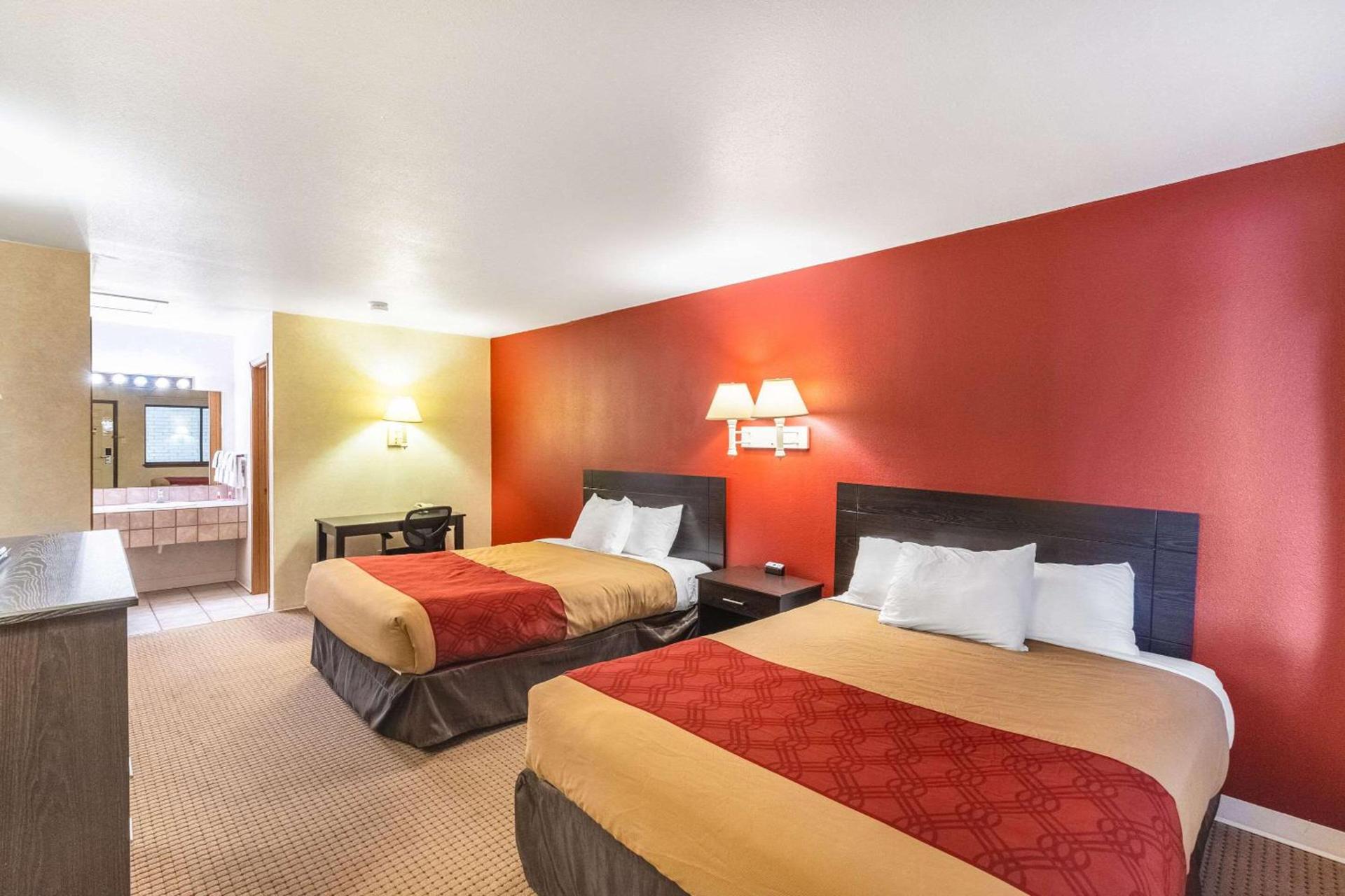 Econo Lodge Fredericksburg photo 8