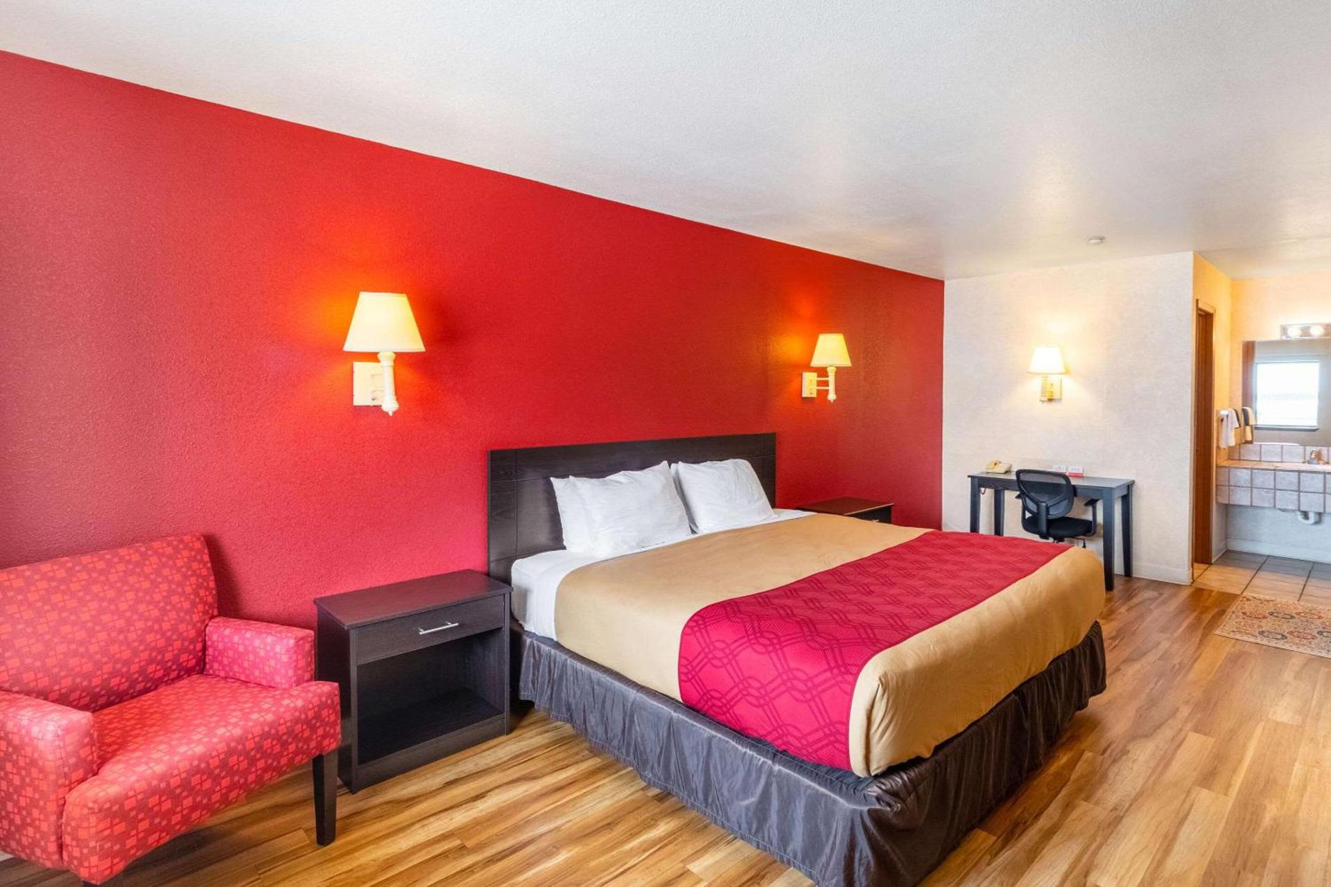 Econo Lodge Fredericksburg photo 15