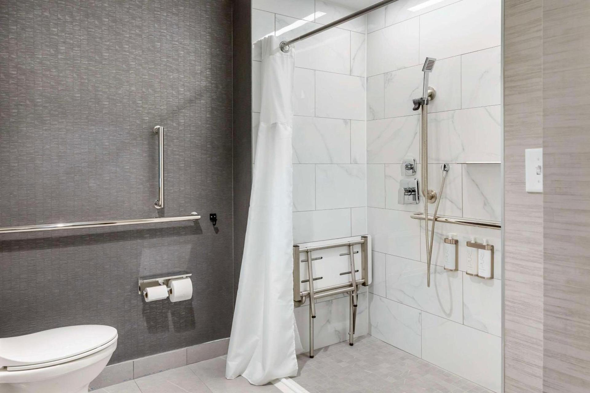 Cambria Hotel Niagara Falls photo 19
