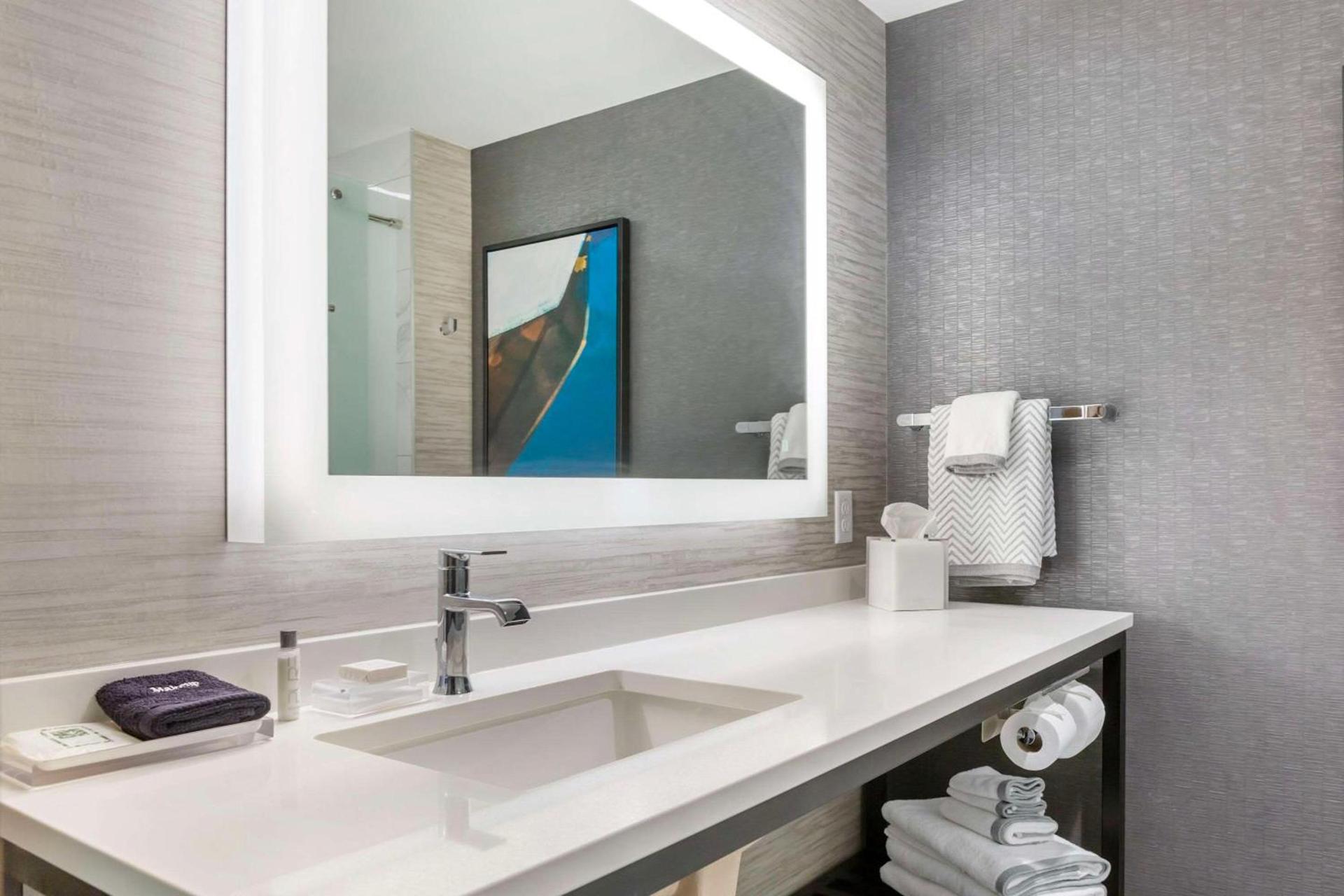 Cambria Hotel Niagara Falls photo 24