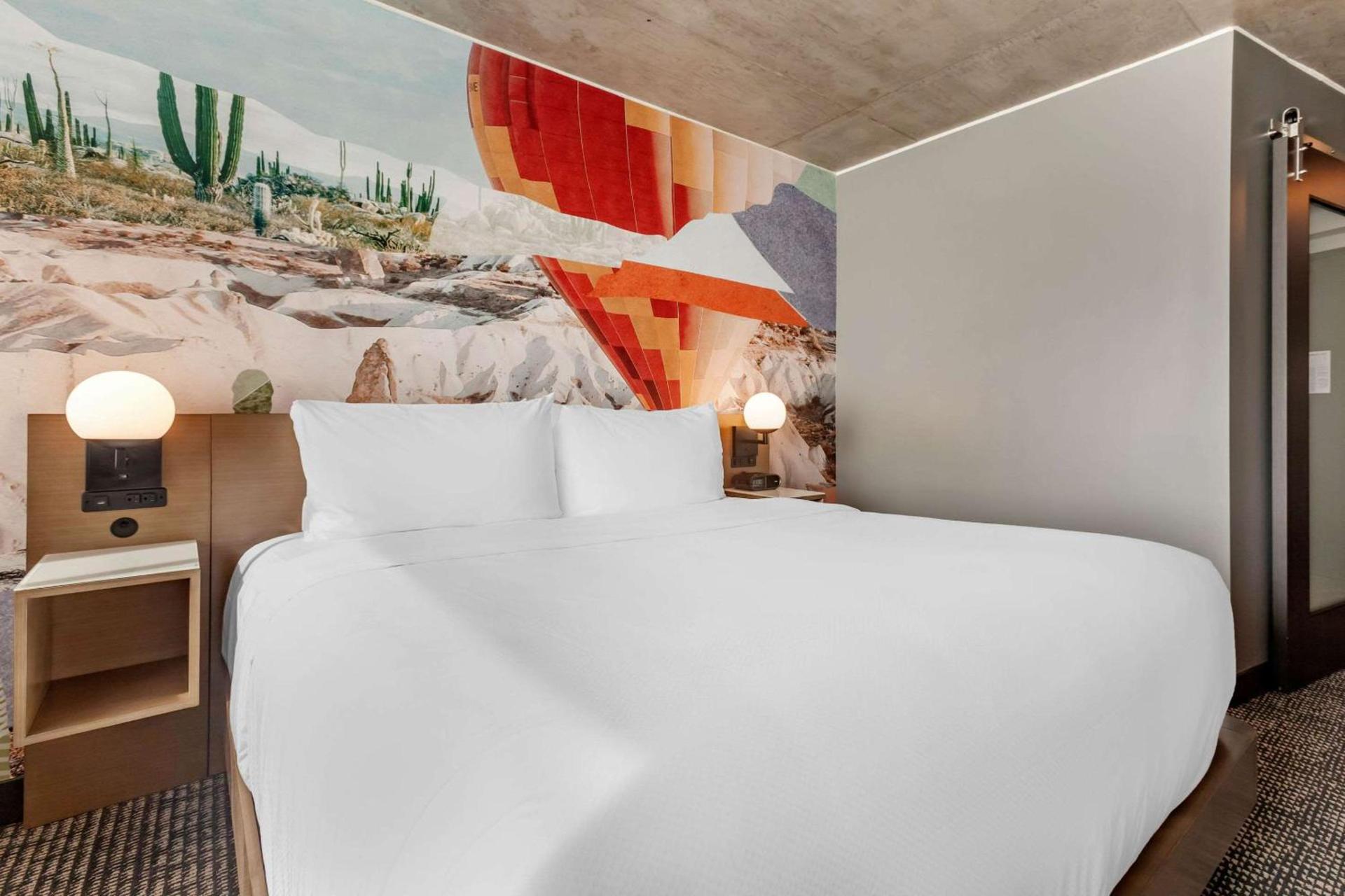 Cambria Downtown Phoenix Convention & Airport Hotel photo 10