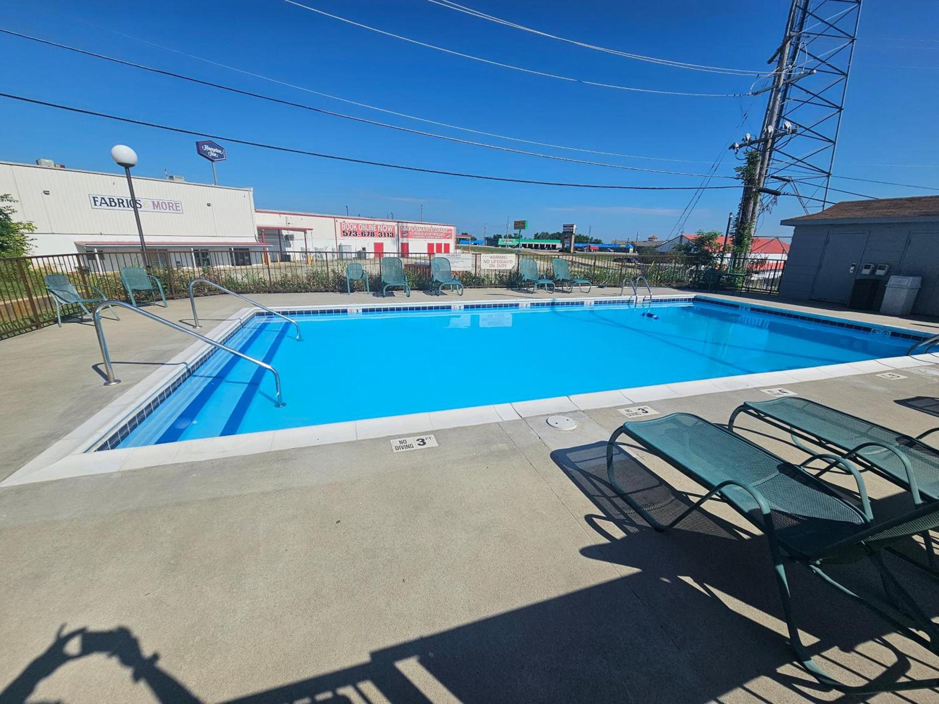 Days Inn by Wyndham Rolla photo 34