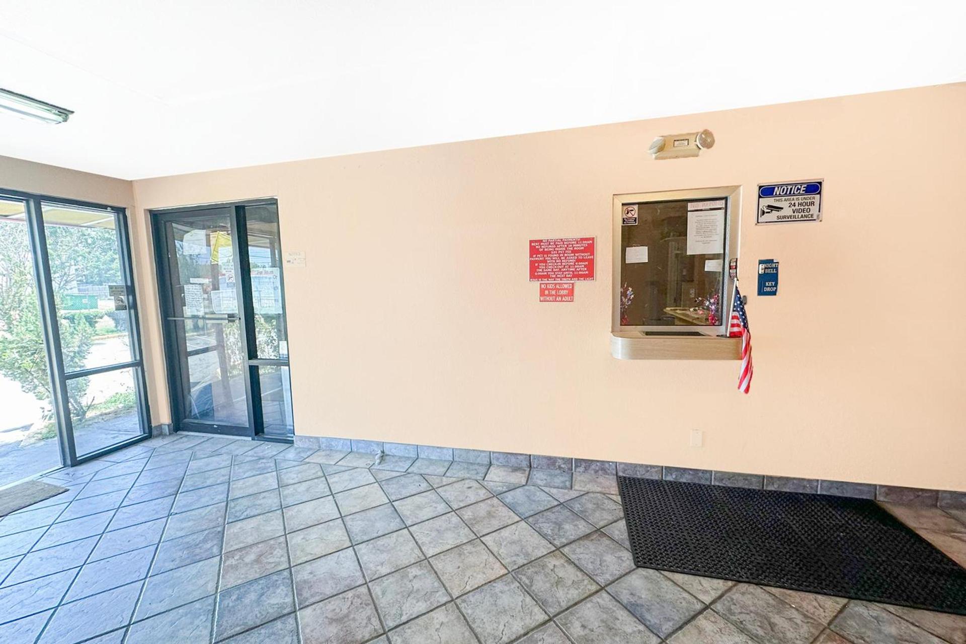 Luxury Inn By OYO Albany photo 15