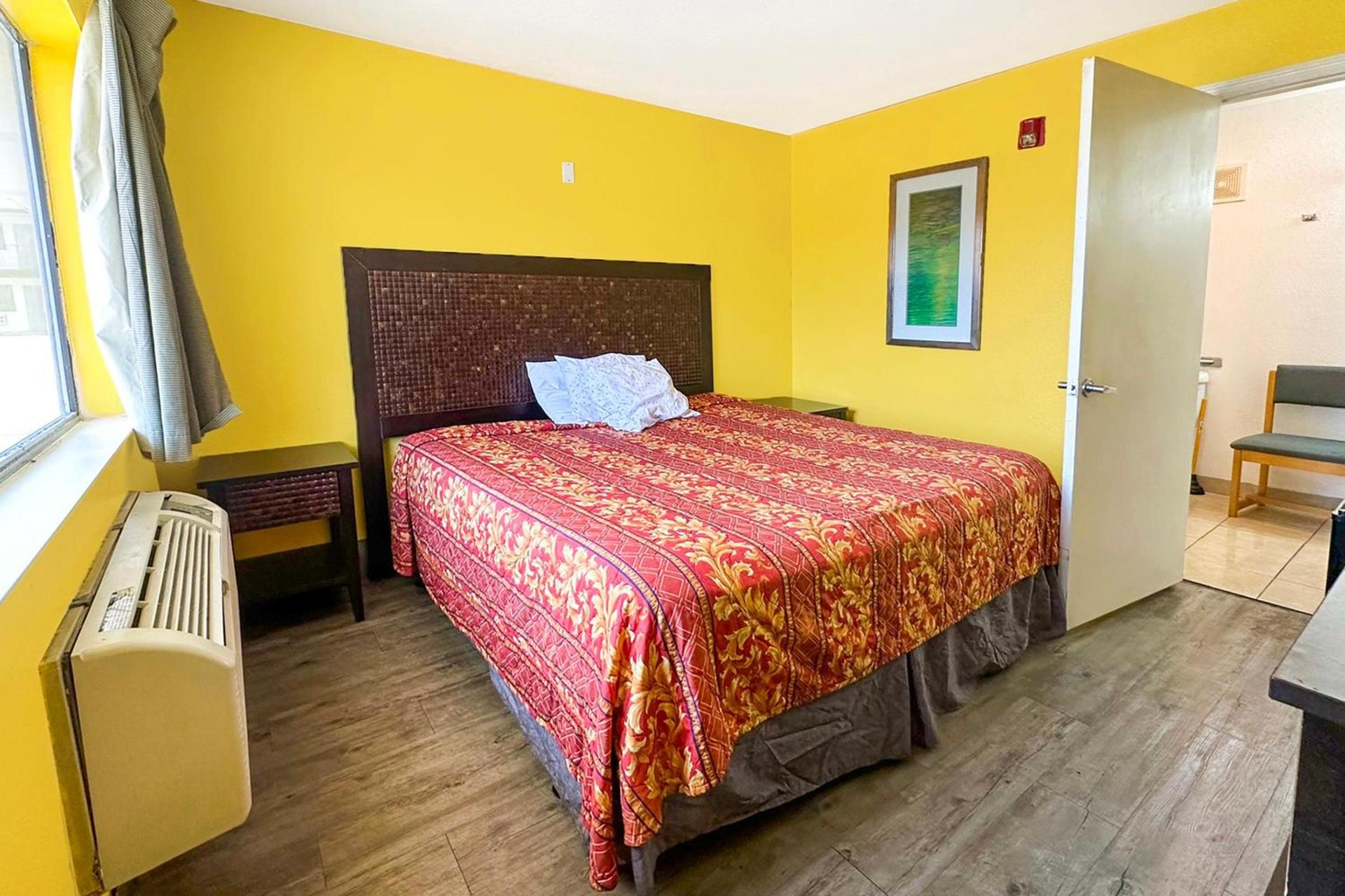 Luxury Inn By OYO Albany photo 25