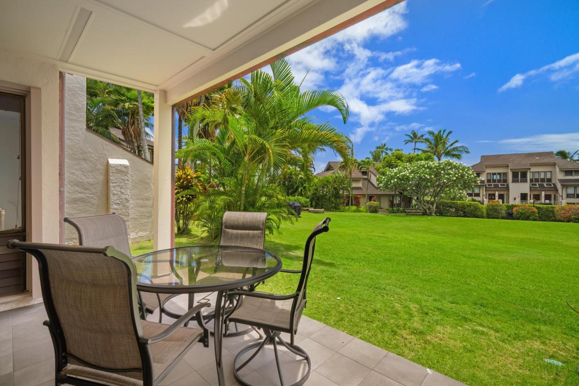 1Br 1Ba Kahala Tropical Dream, Pool, Garden View 513 photo 3