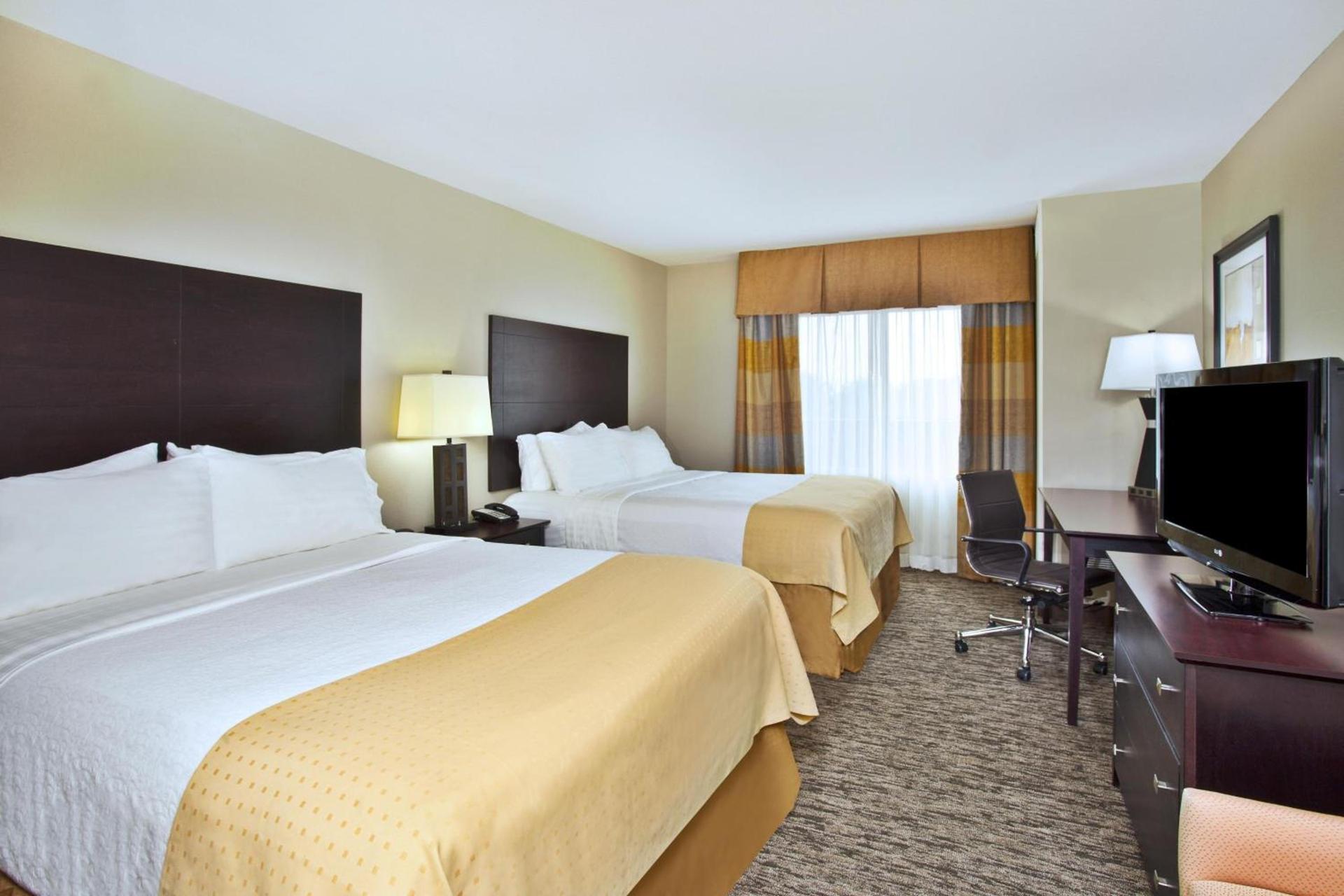 Holiday Inn & Suites Green Bay Stadium by IHG photo 8
