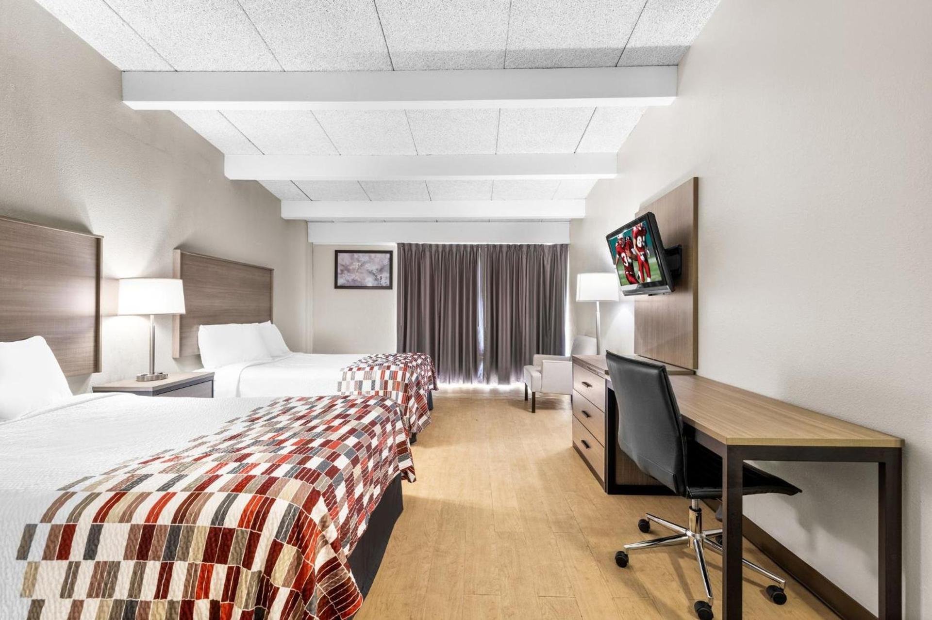 Red Roof Inn Niagara Falls photo 9