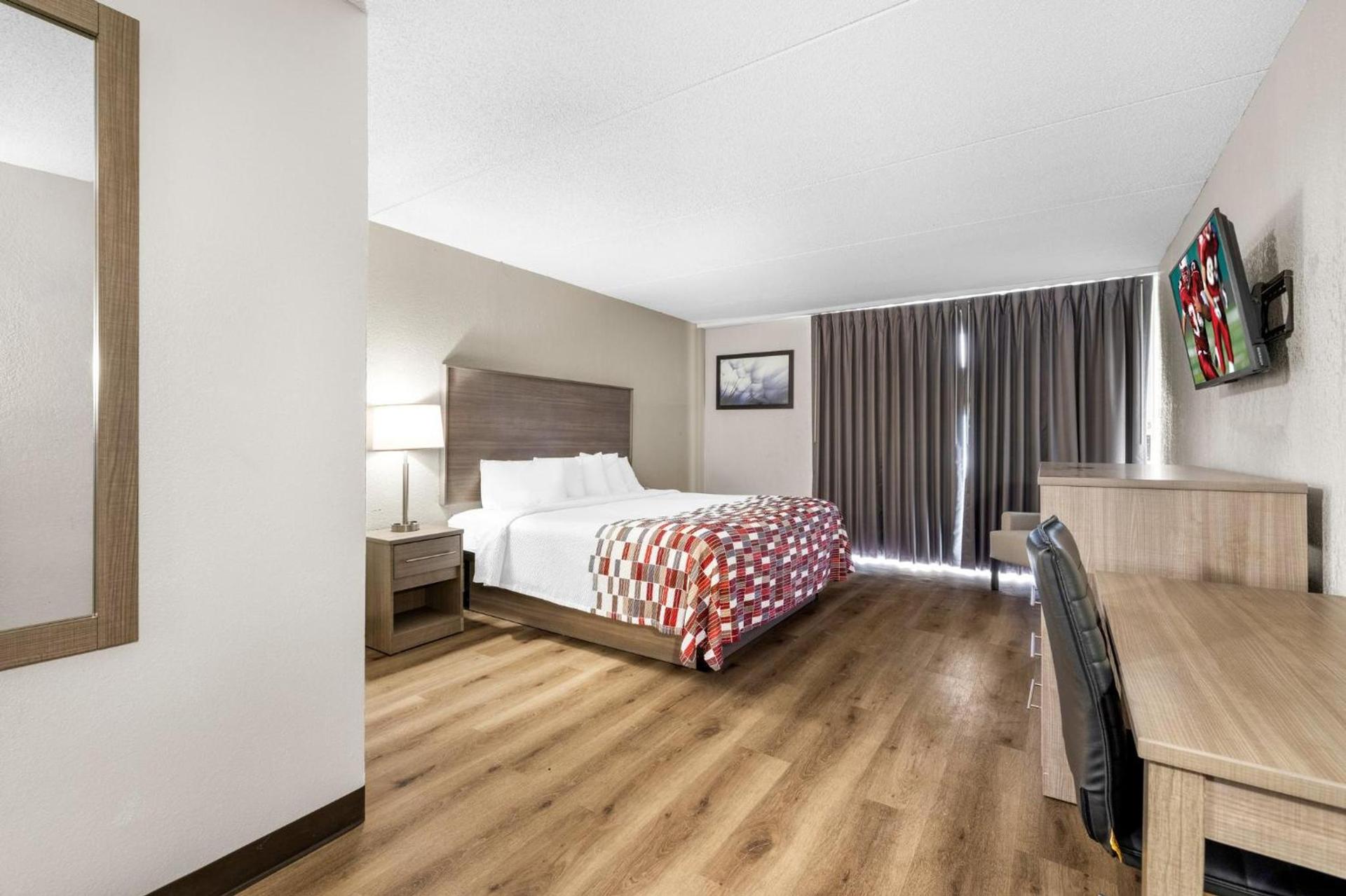 Red Roof Inn Niagara Falls photo 20