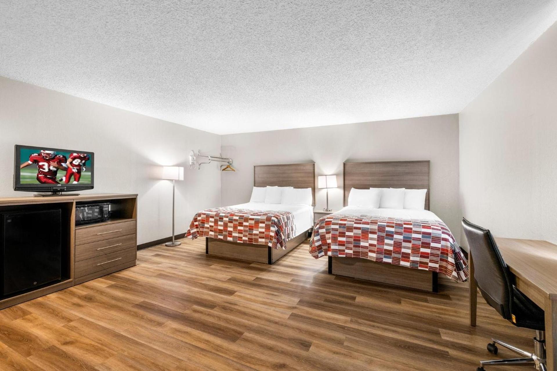 Red Roof Inn Niagara Falls photo 15