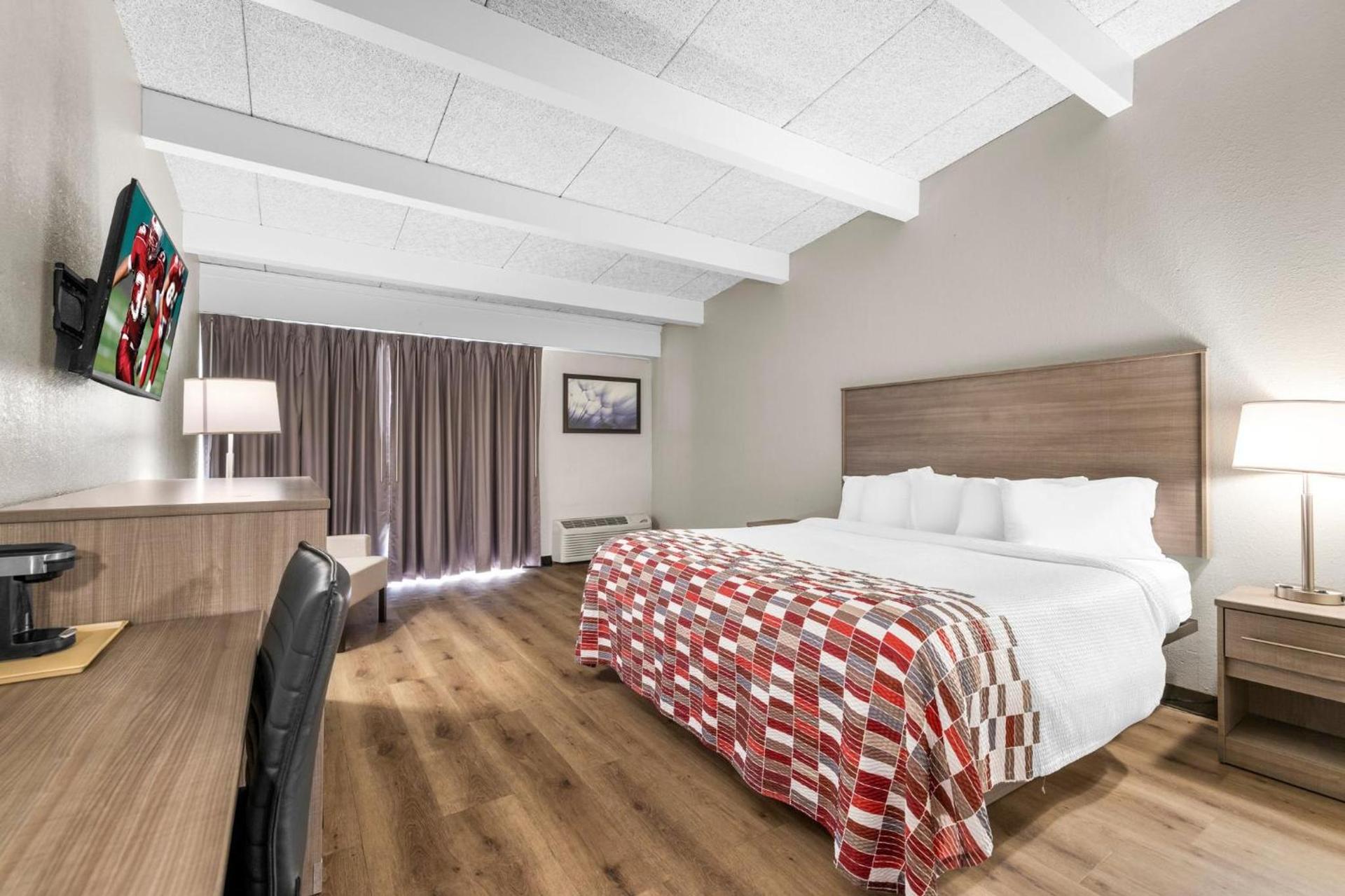 Red Roof Inn Niagara Falls photo 12