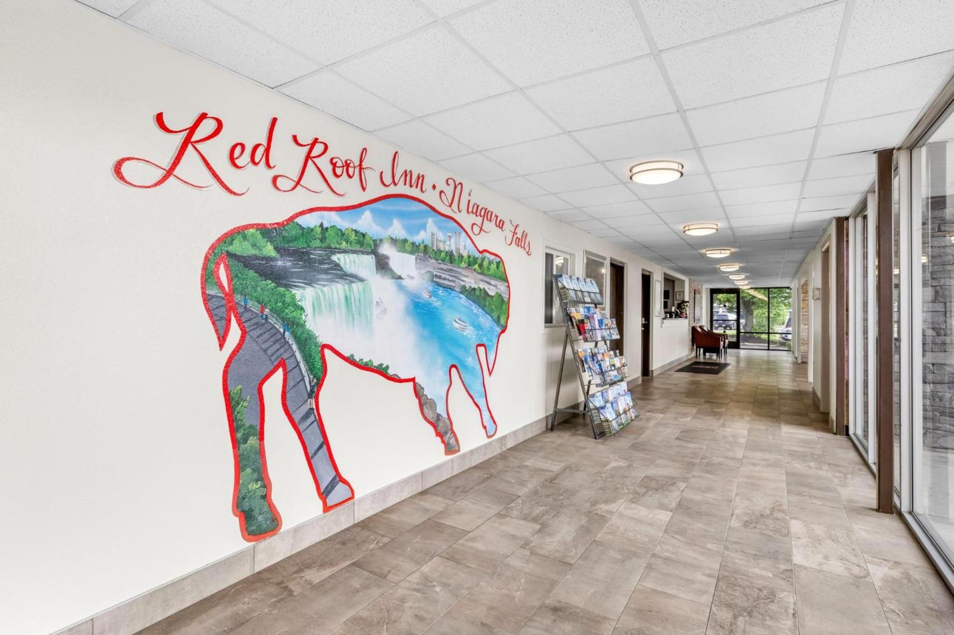 Red Roof Inn Niagara Falls photo 5
