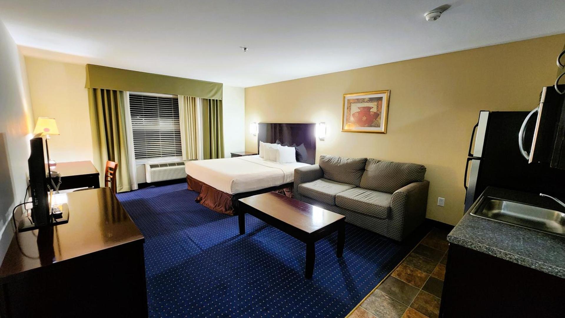 FairBridge Inn & Suites Canadian photo 11