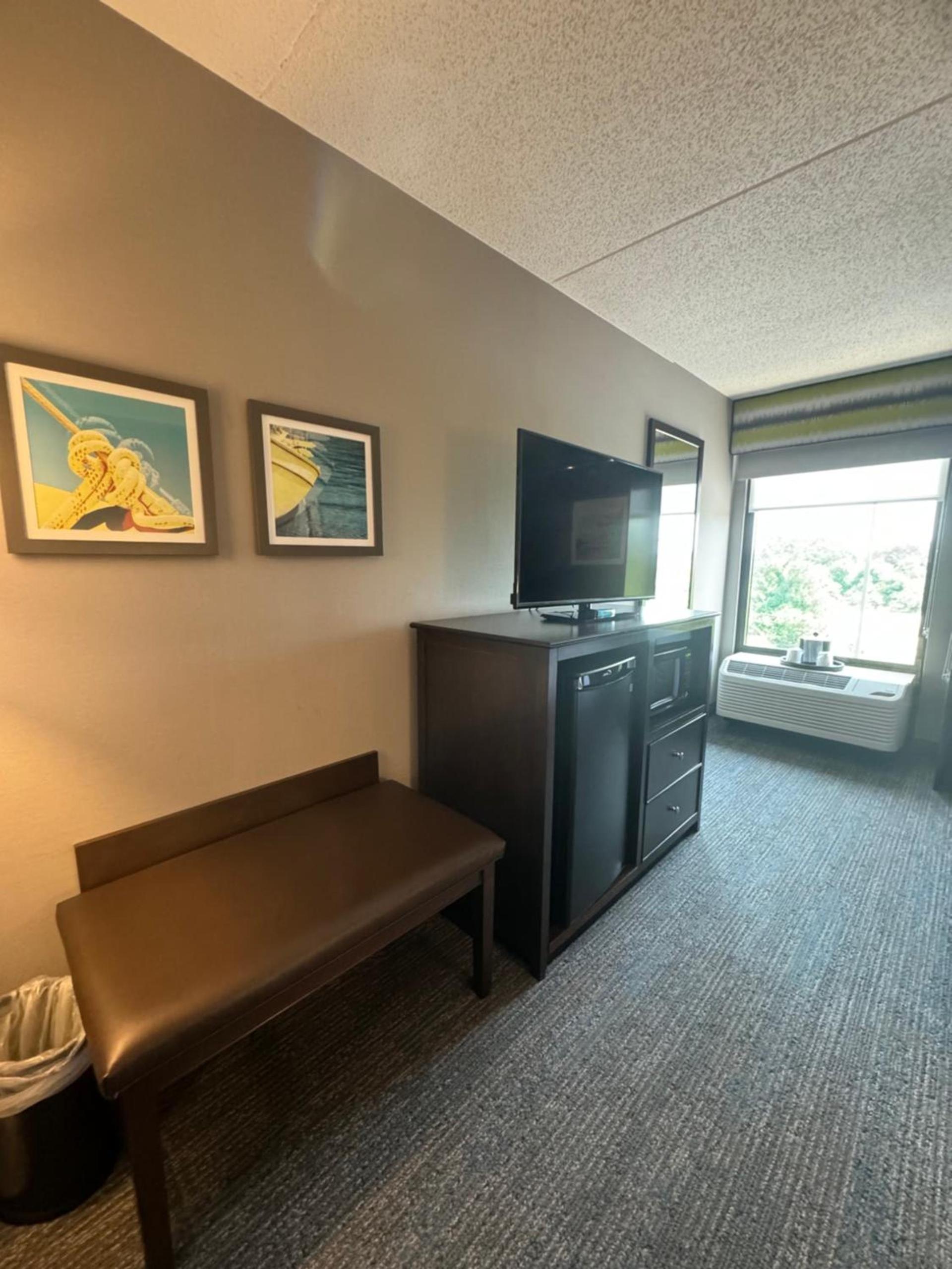 Hampton Inn New Bedford/Fairhaven photo 28