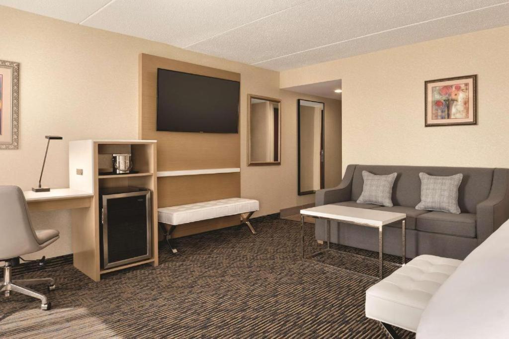 Wyndham Garden Conference Center Champaign - Urbana photo 30
