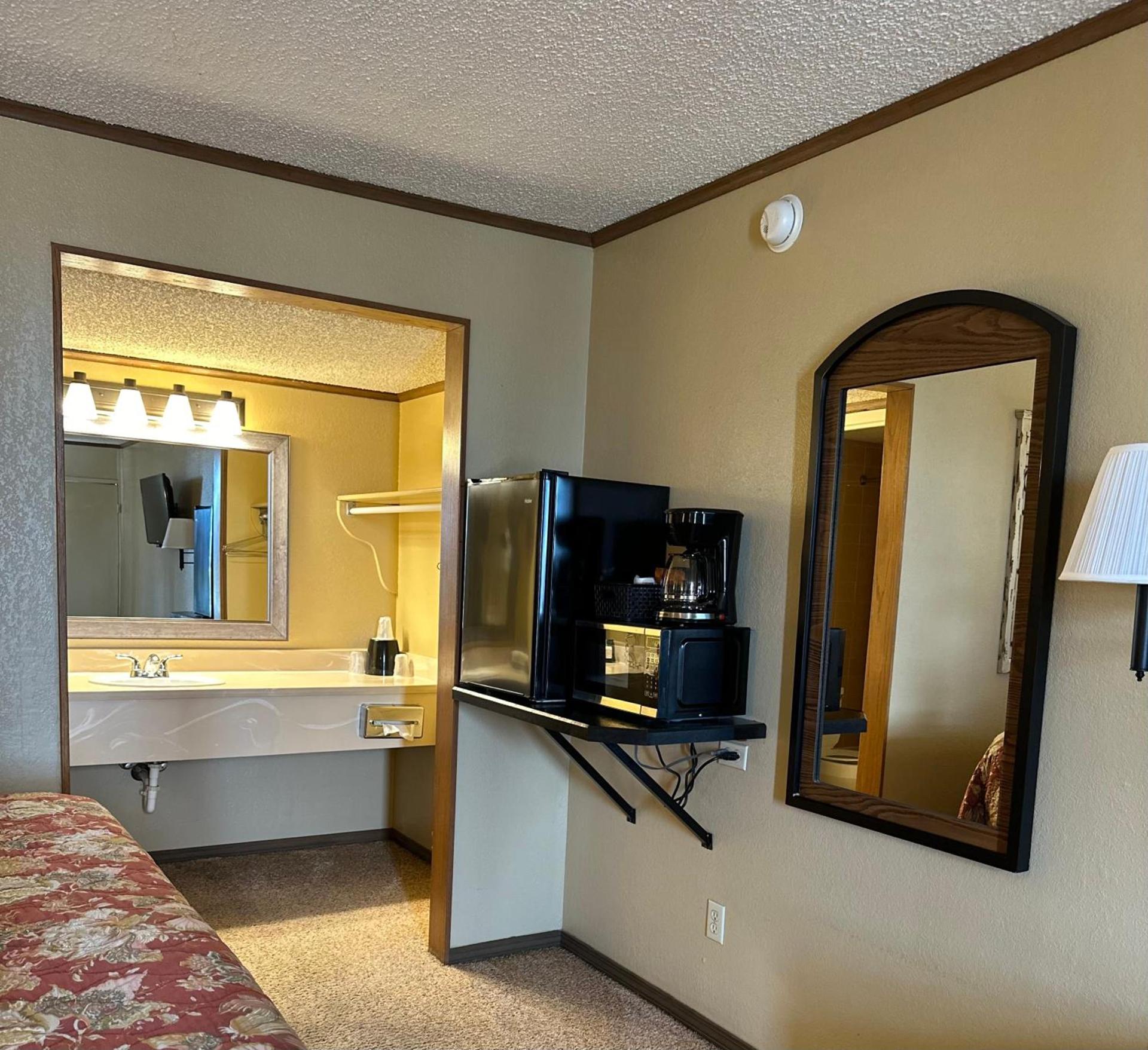Interstate Inn photo 29
