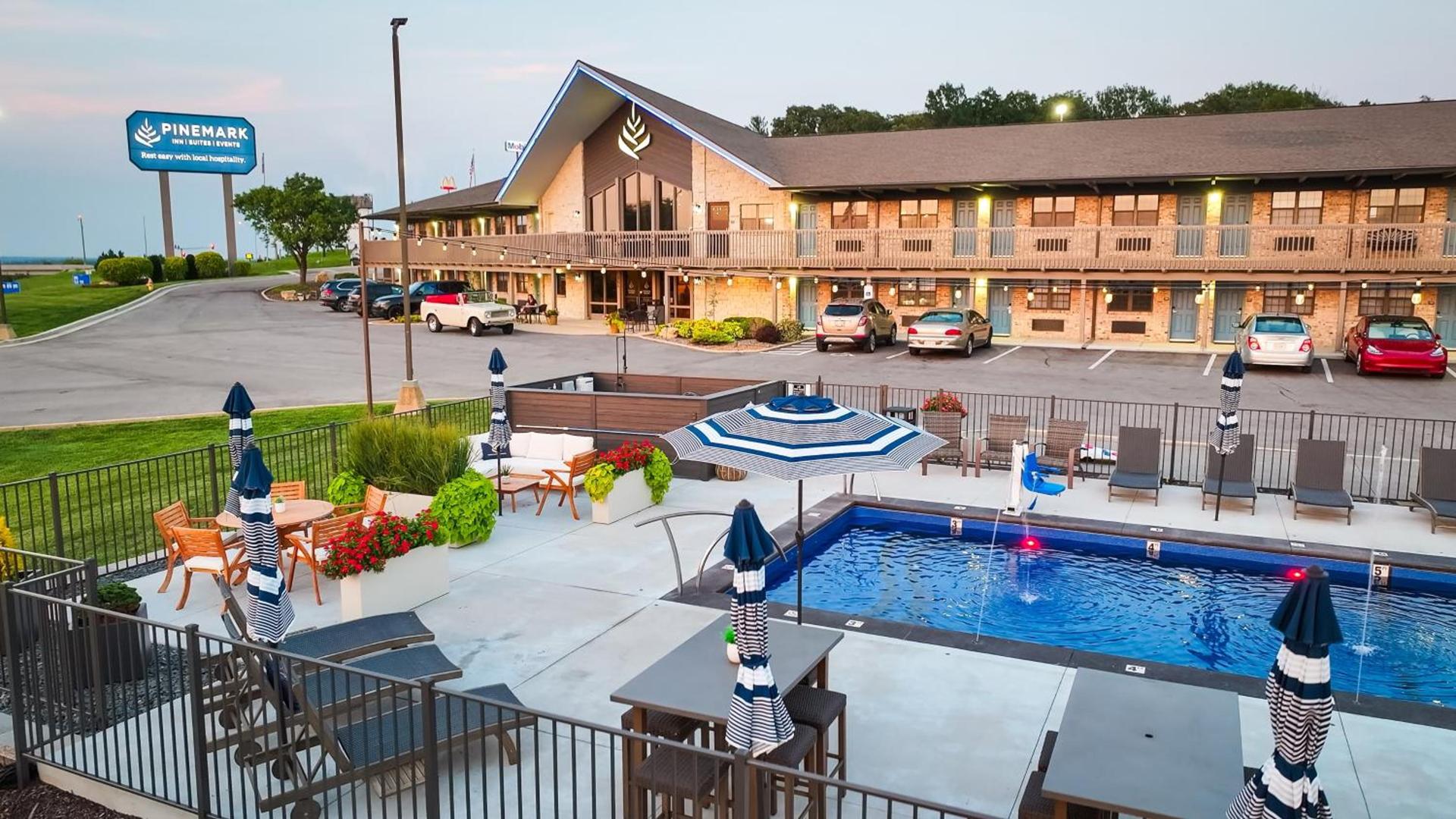 PINEMARK Inn Suites Events photo 4