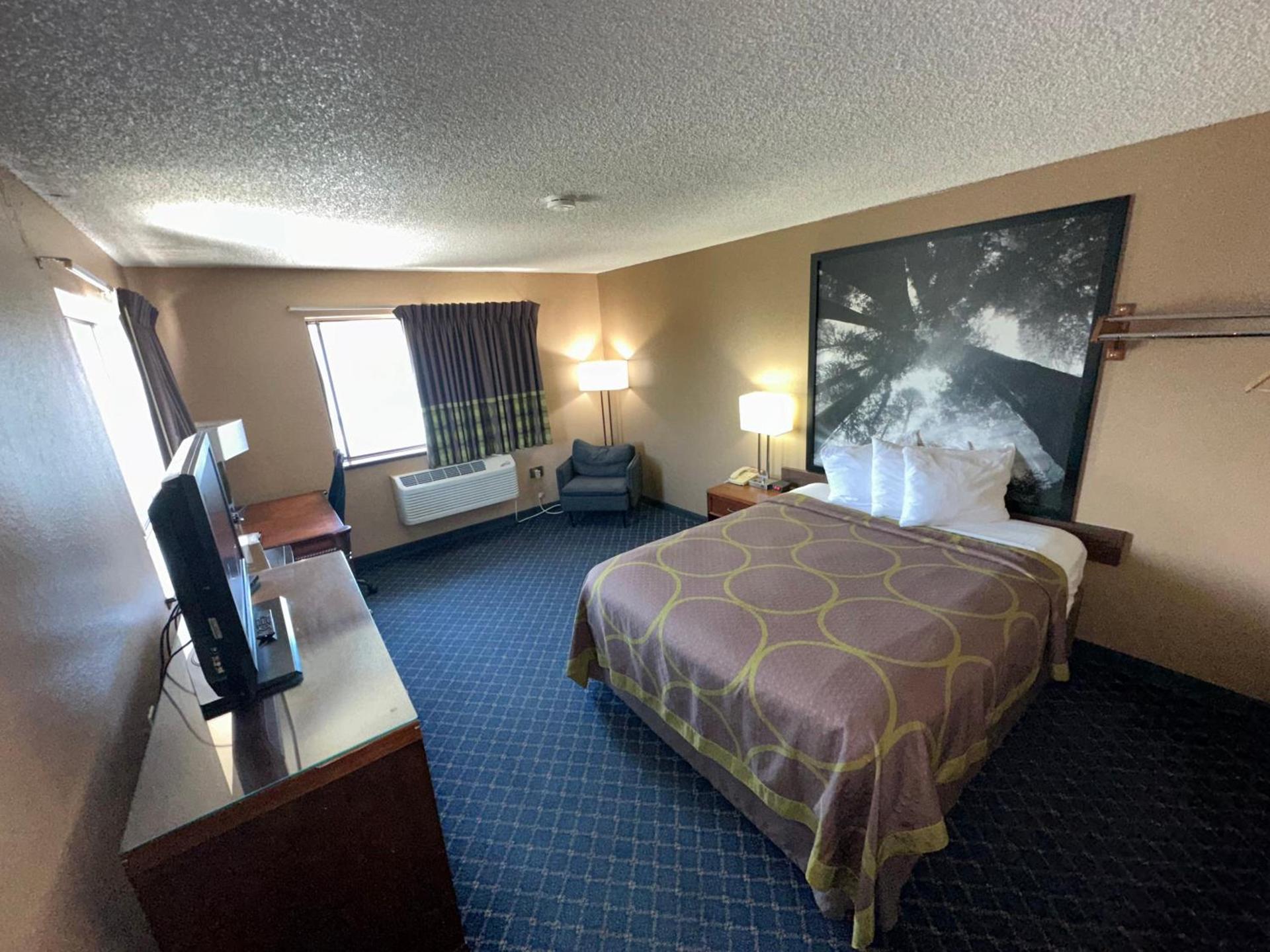 Super 8 by Wyndham Arcata photo 23