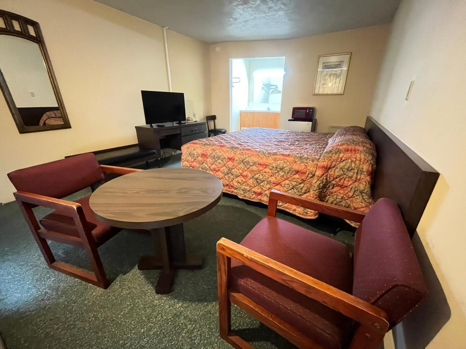 Mountain Empire Motel photo 8