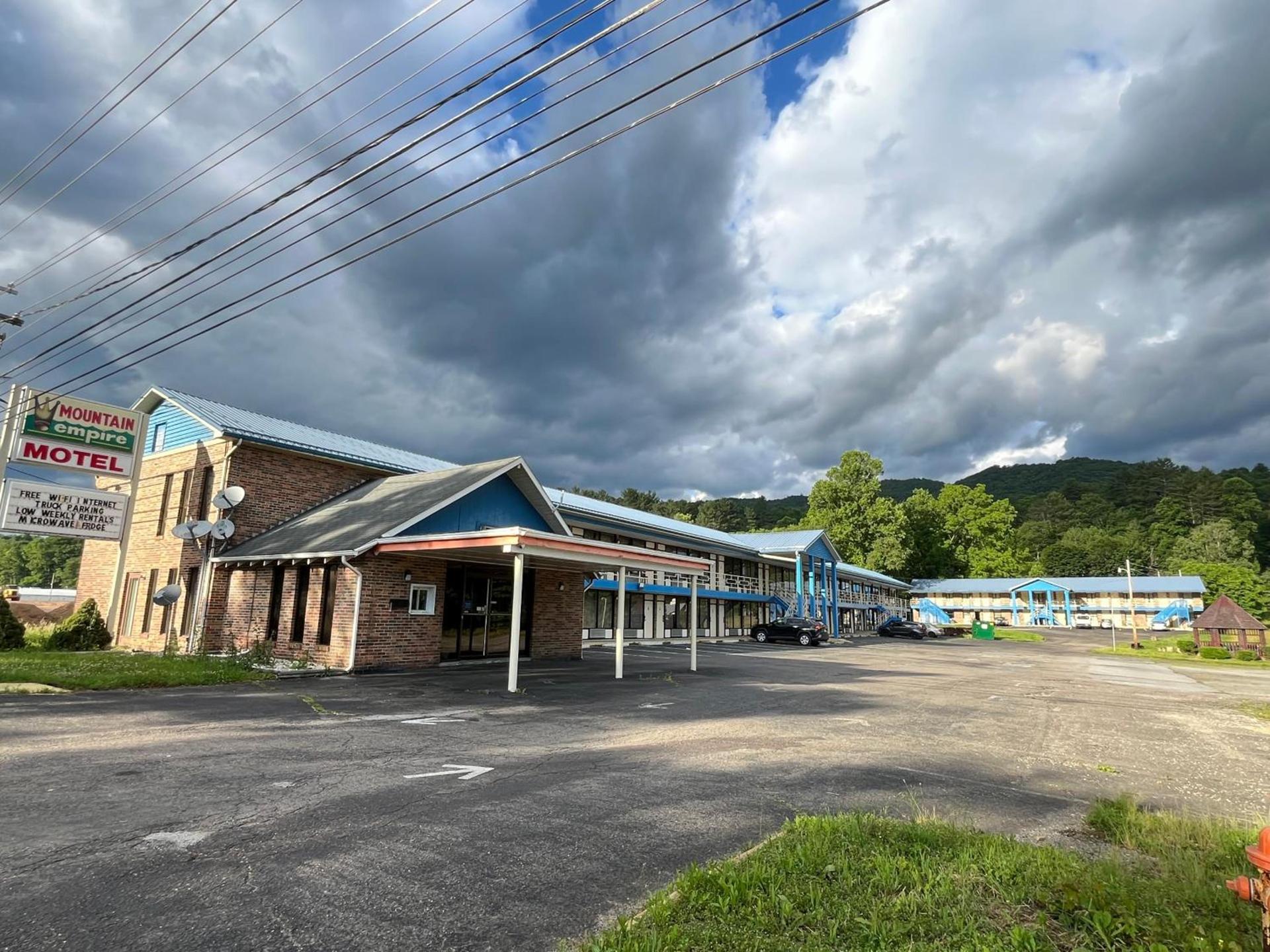 Mountain Empire Motel photo 2