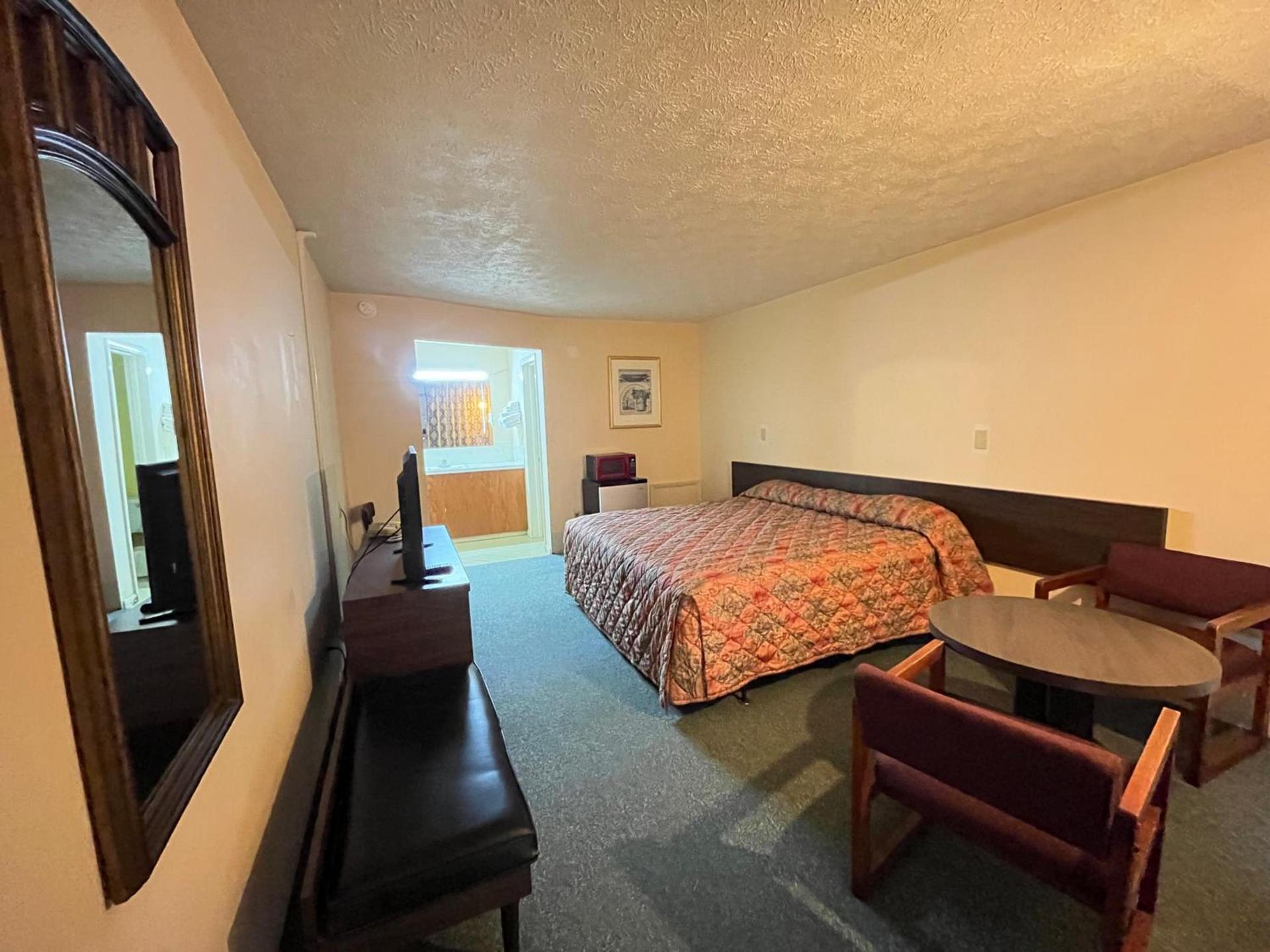 Mountain Empire Motel photo 9
