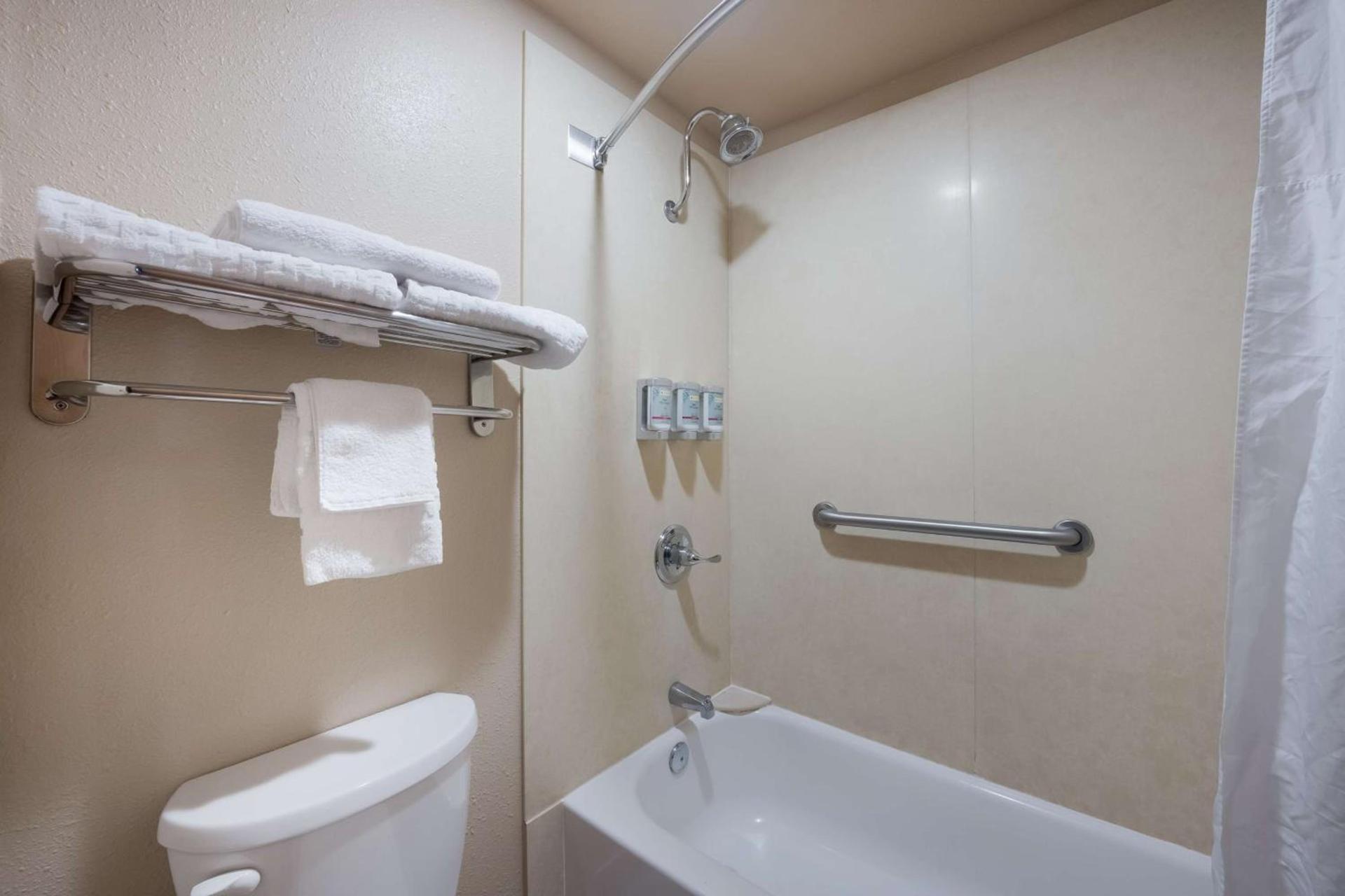 Best Western Bidarka Inn photo 17