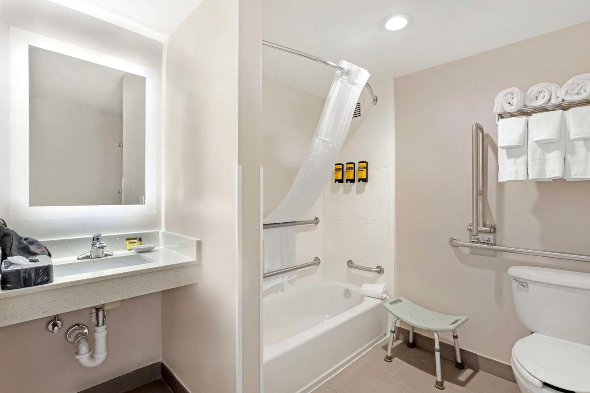 Best Western Plus Fairfield Hotel photo 12