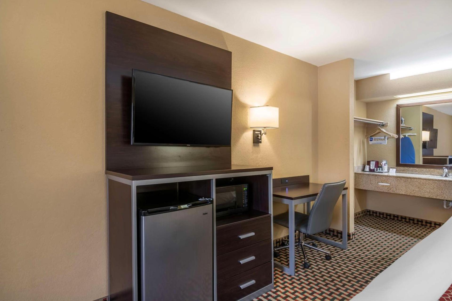 Best Western Bradford Inn photo 19