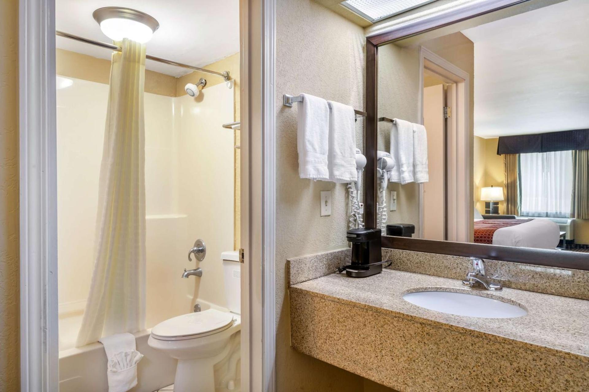 Best Western Bradford Inn photo 23
