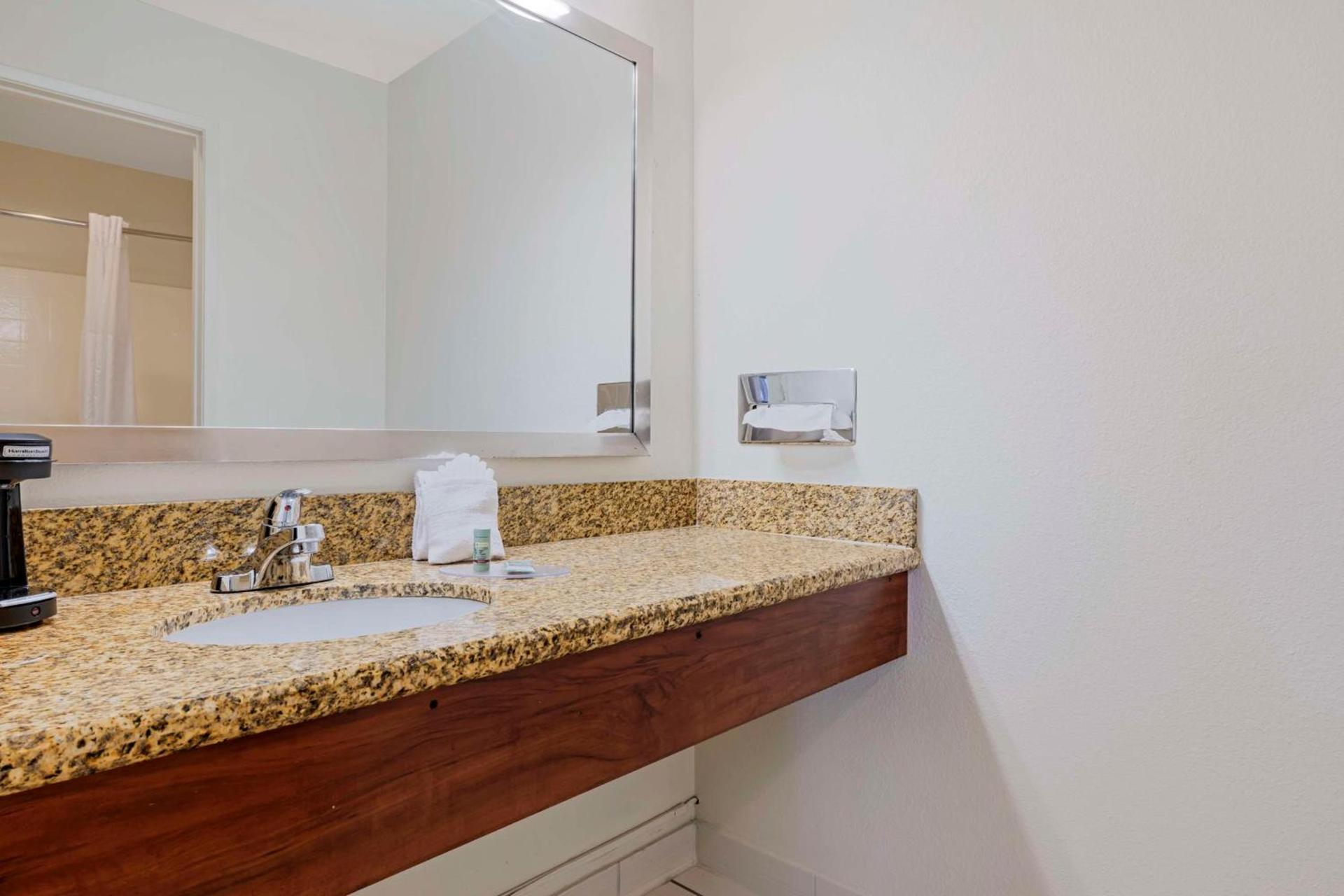 Best Western Santee Lodge photo 25