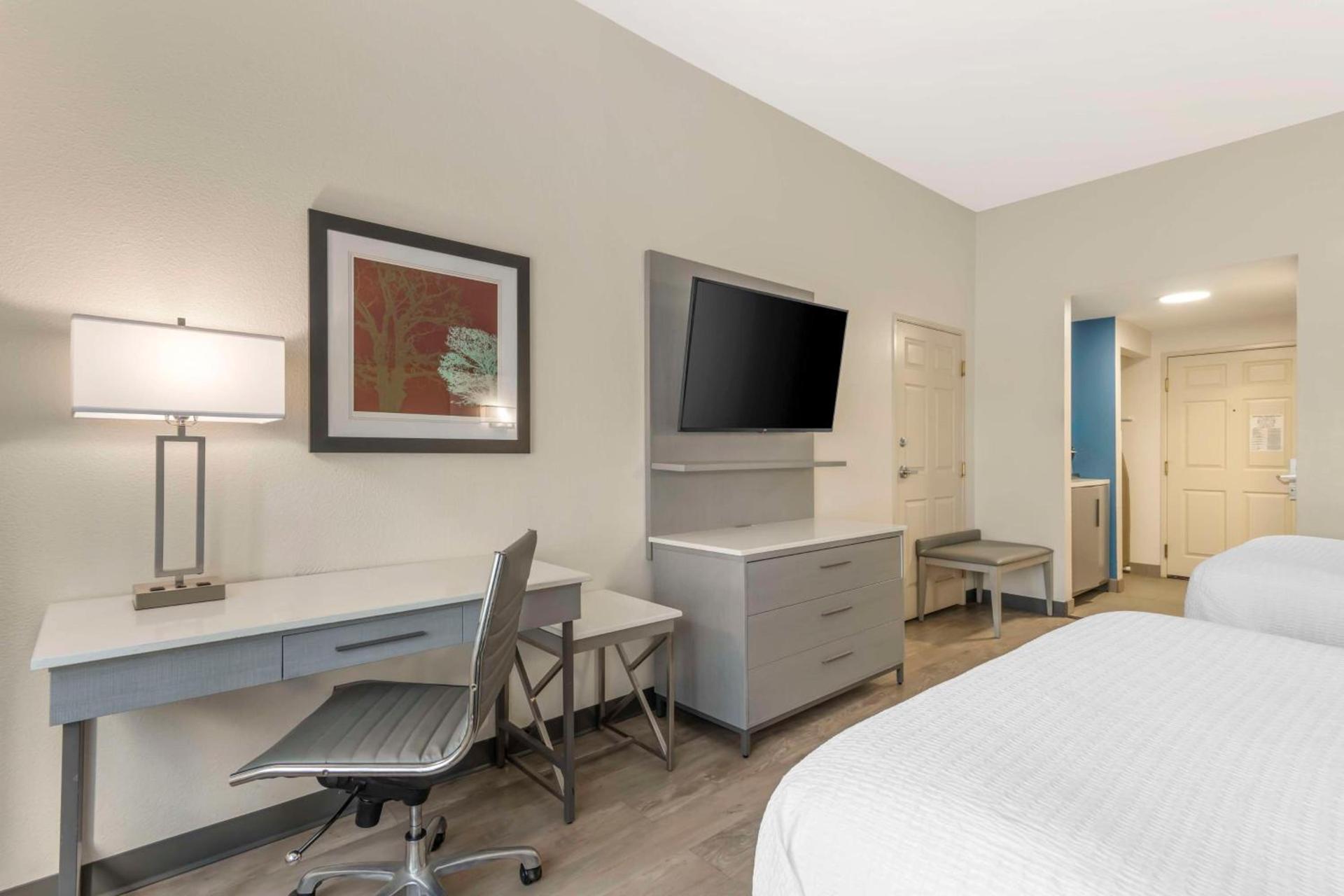 Best Western Plus Lake Lanier Gainesville Hotel & Suites photo 33