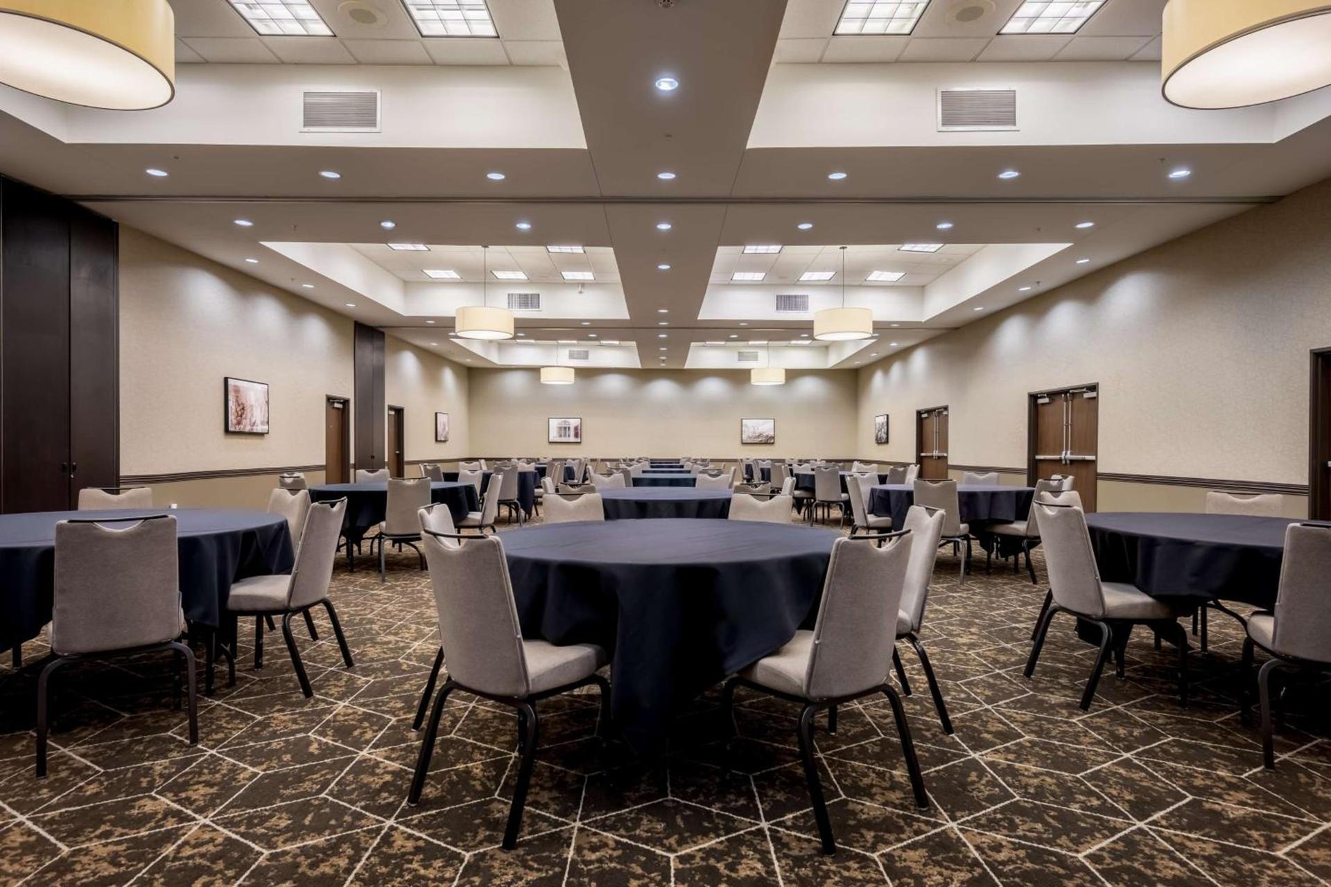 Best Western Premier Bryan College Station photo 10