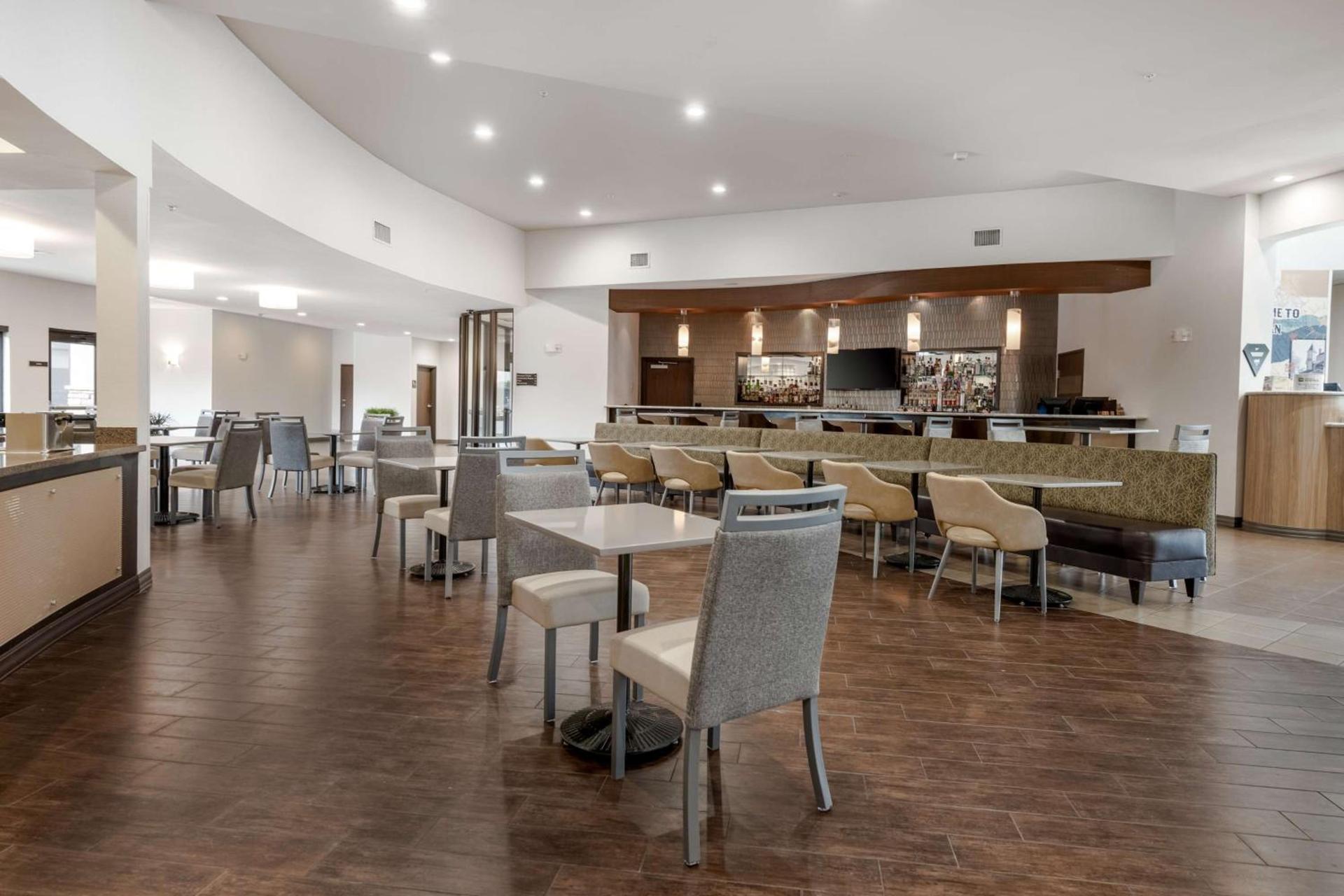 Best Western Premier Bryan College Station photo 40