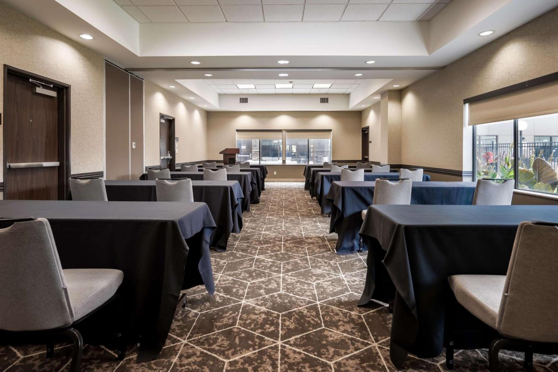 Best Western Premier Bryan College Station photo 38
