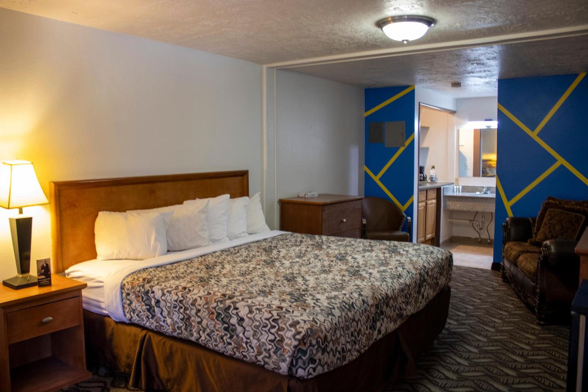 Patriot Stay Motel photo 16