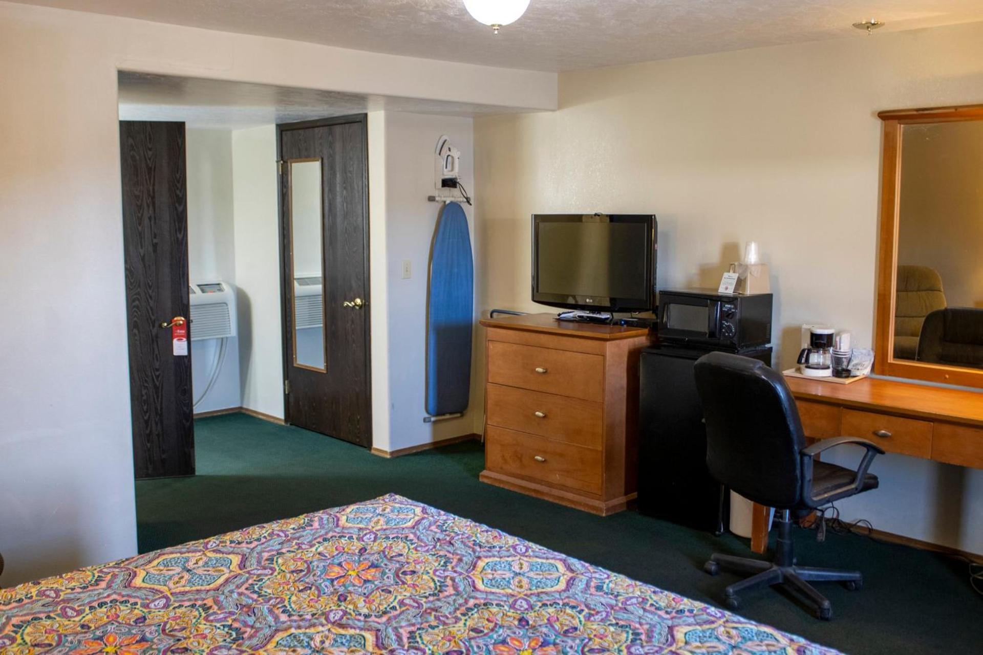 Patriot Stay Motel photo 1