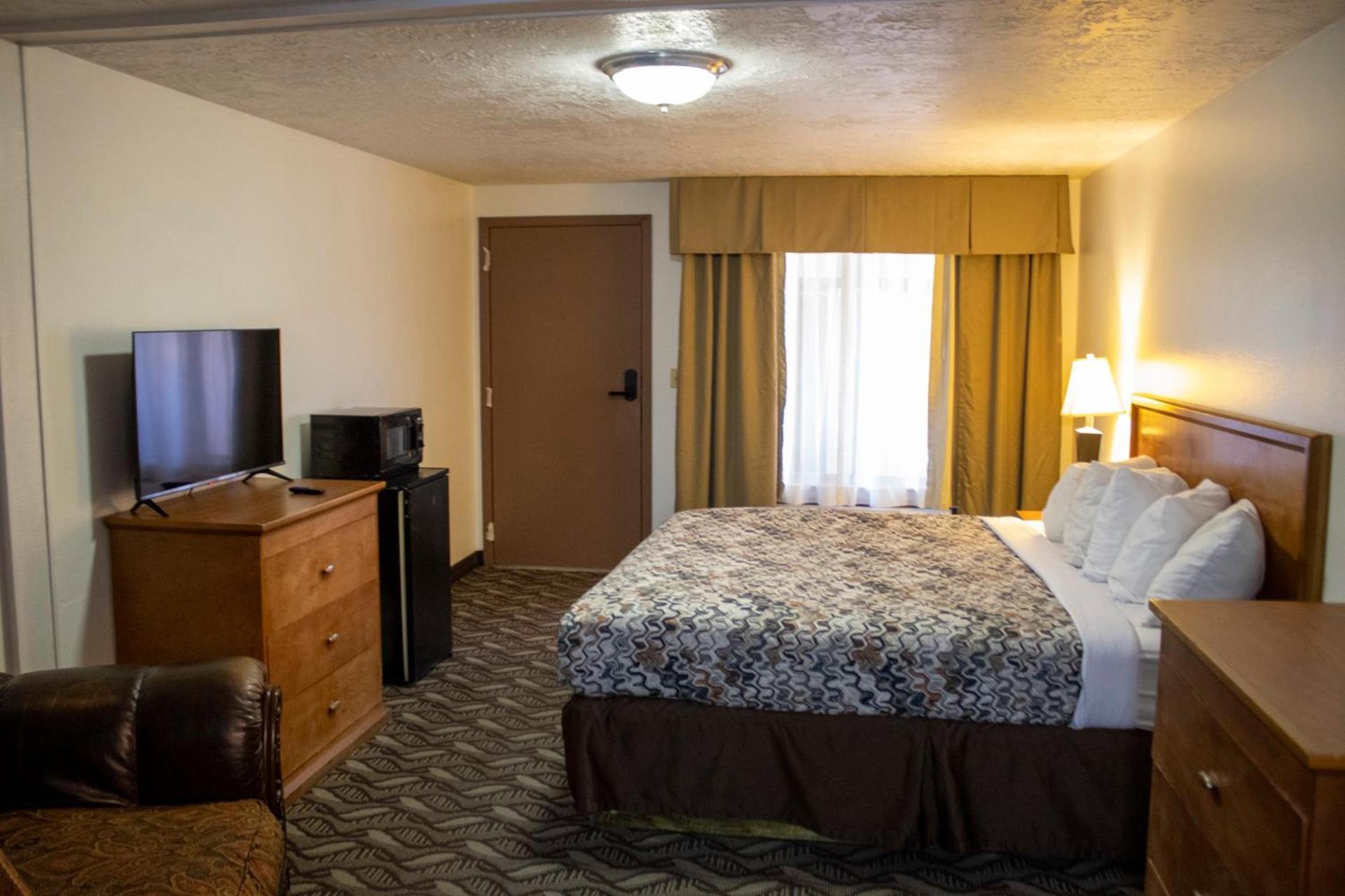 Patriot Stay Motel photo 13