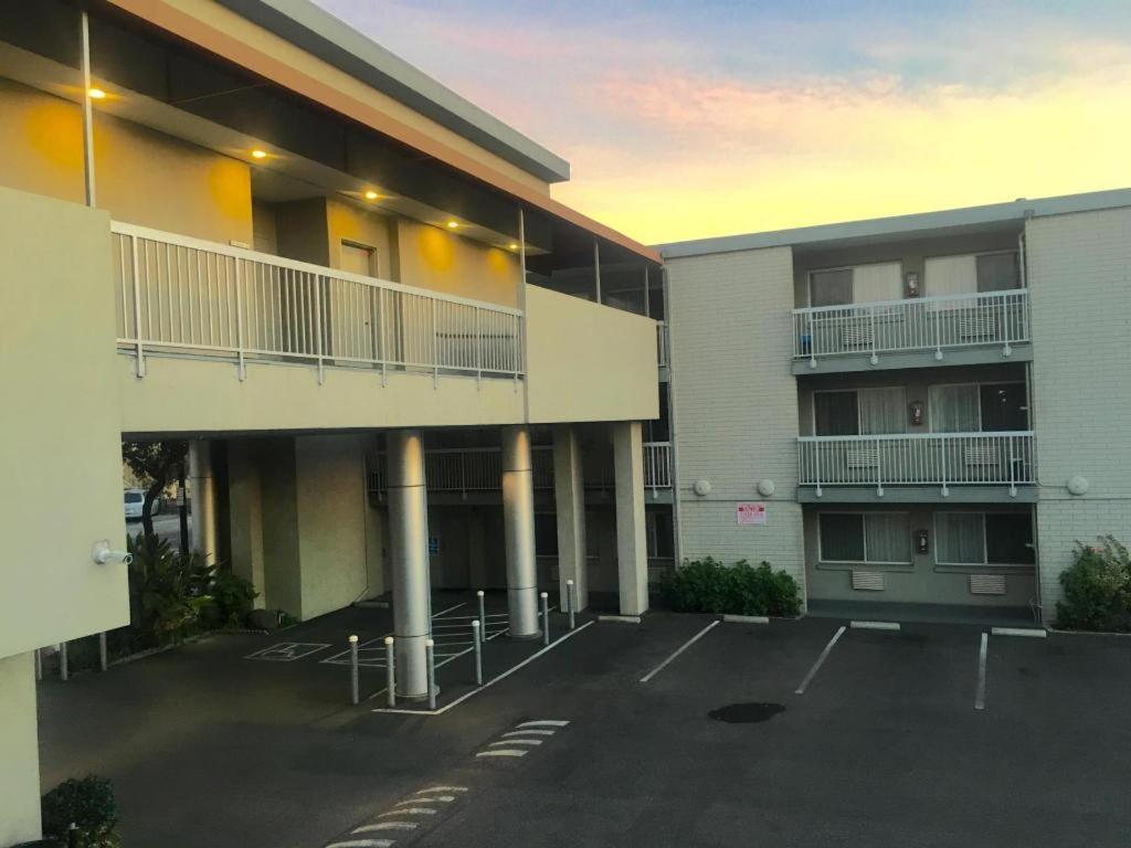 Pacific Motor Inn photo 1
