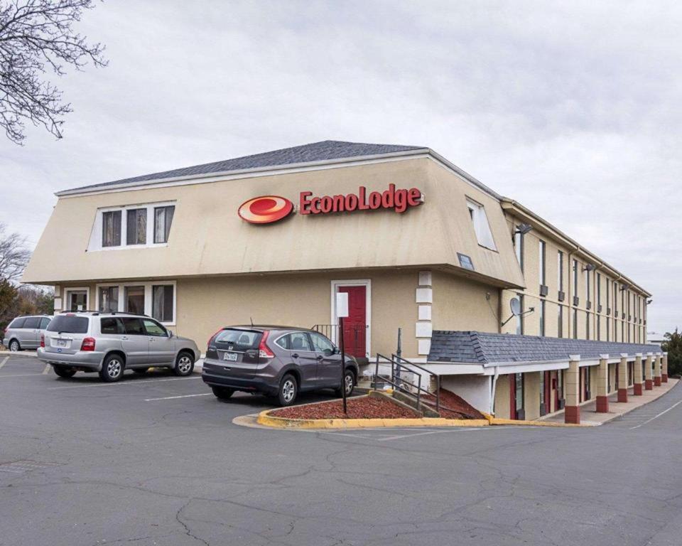 Econo Lodge Near Quantico Marine Base — hotel in Dumfries