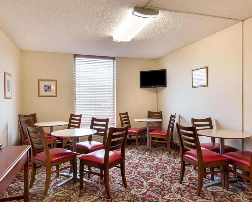Econo Lodge Near Quantico Marine Base photo 5