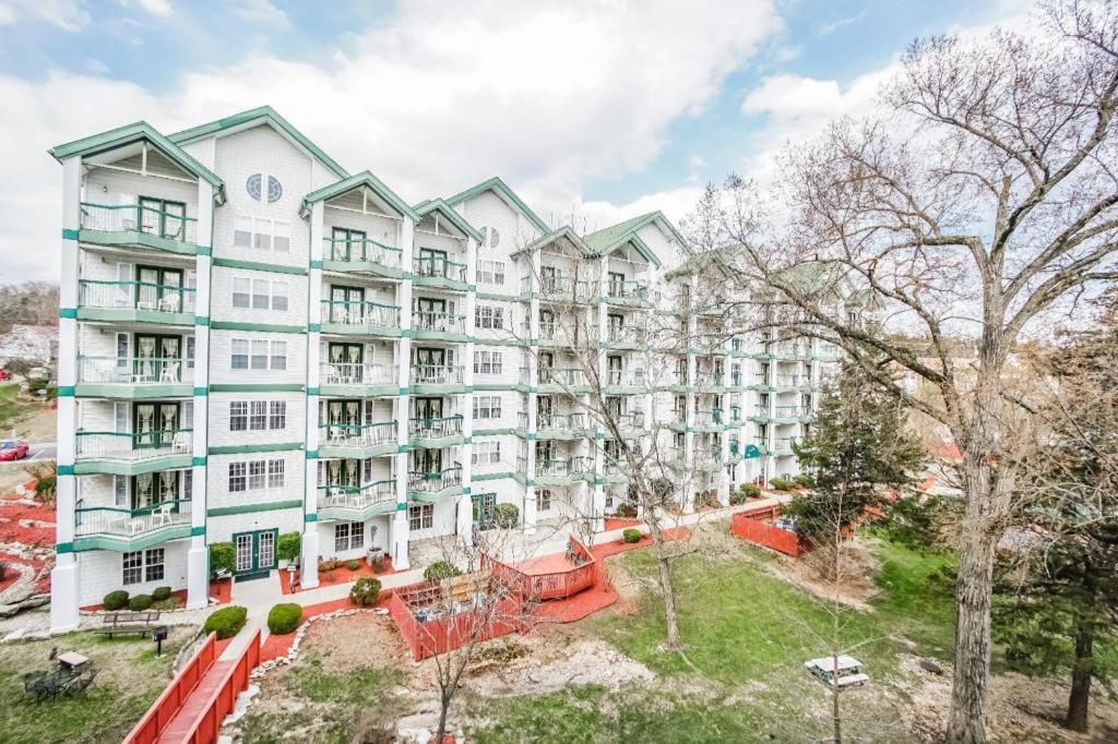Surrey's Carriage Place Resort photo 1