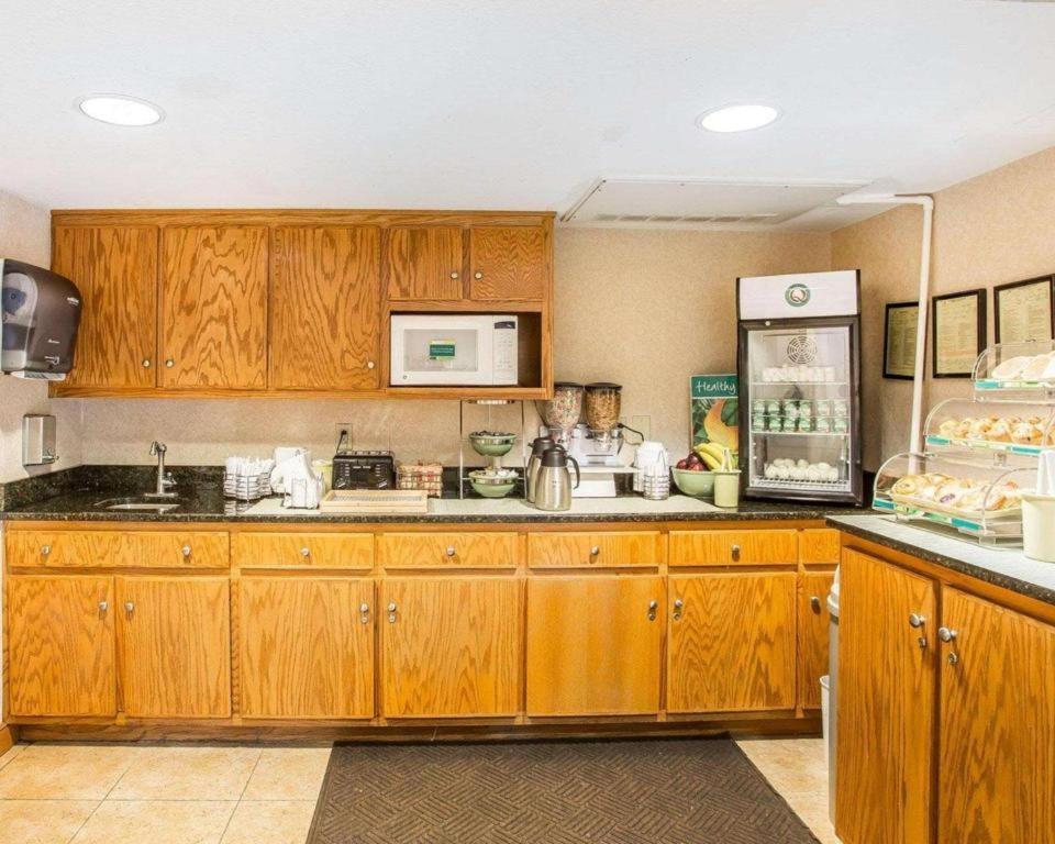 Quality Inn & Suites photo 5