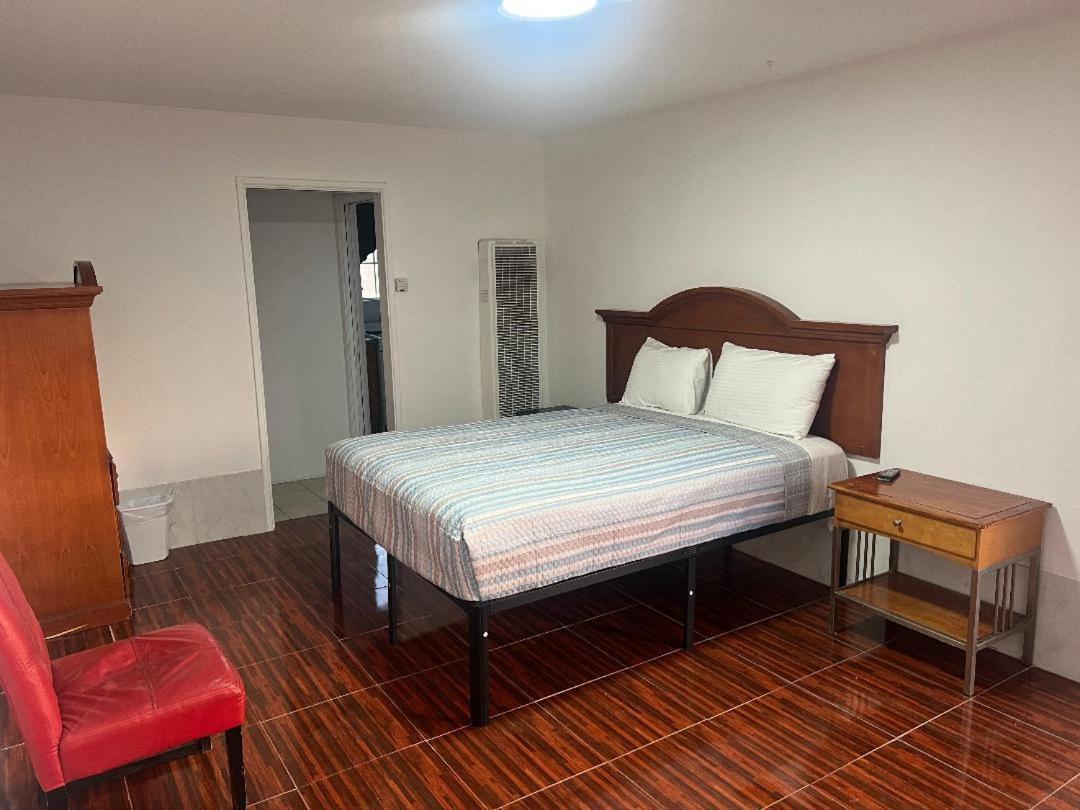 Silver Sands Motel photo 4