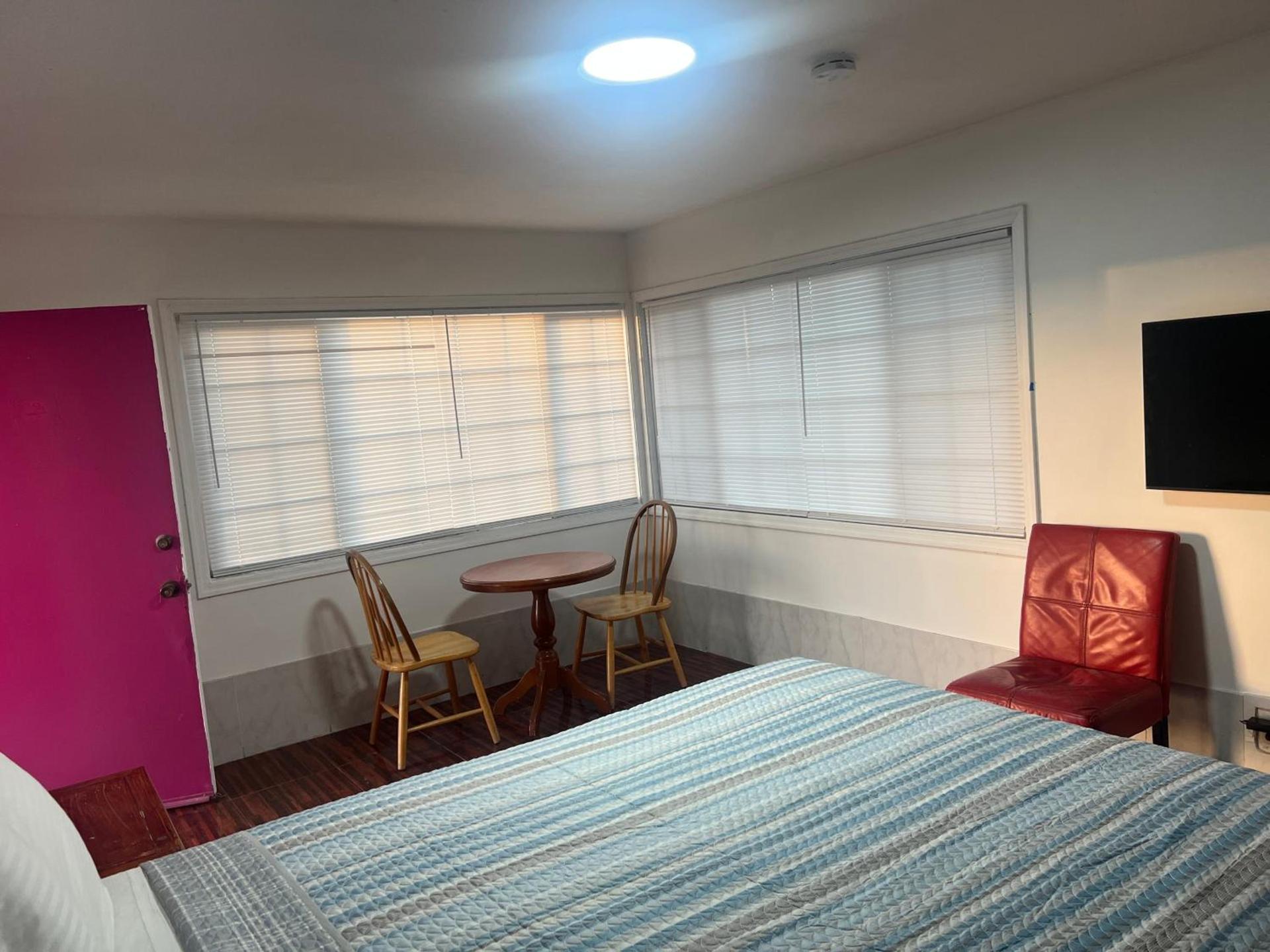 Silver Sands Motel photo 5