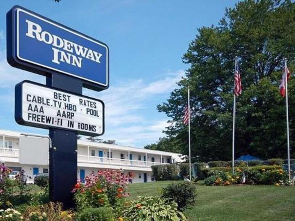 Rodeway Inn photo 1