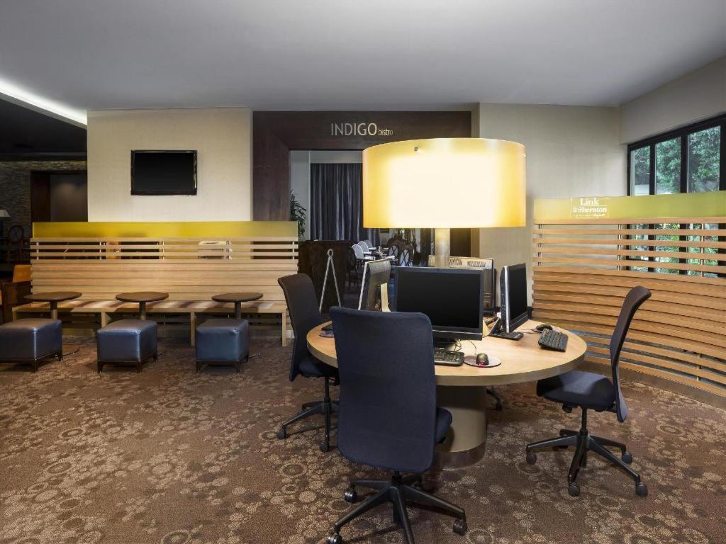 Sheraton Crescent Hotel photo 15