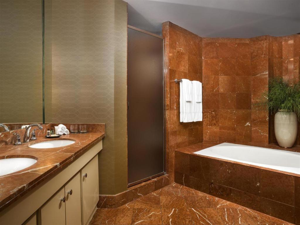 Sheraton Crescent Hotel photo 14
