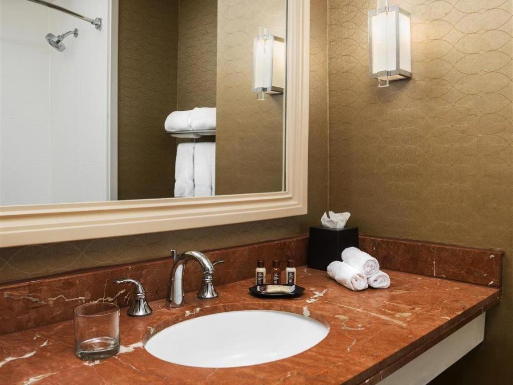 Sheraton Crescent Hotel photo 17