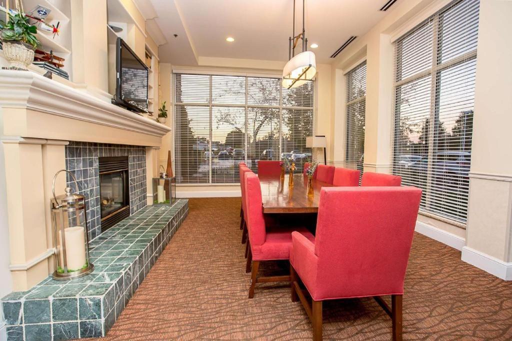 Hilton Garden Inn Oshkosh photo 7